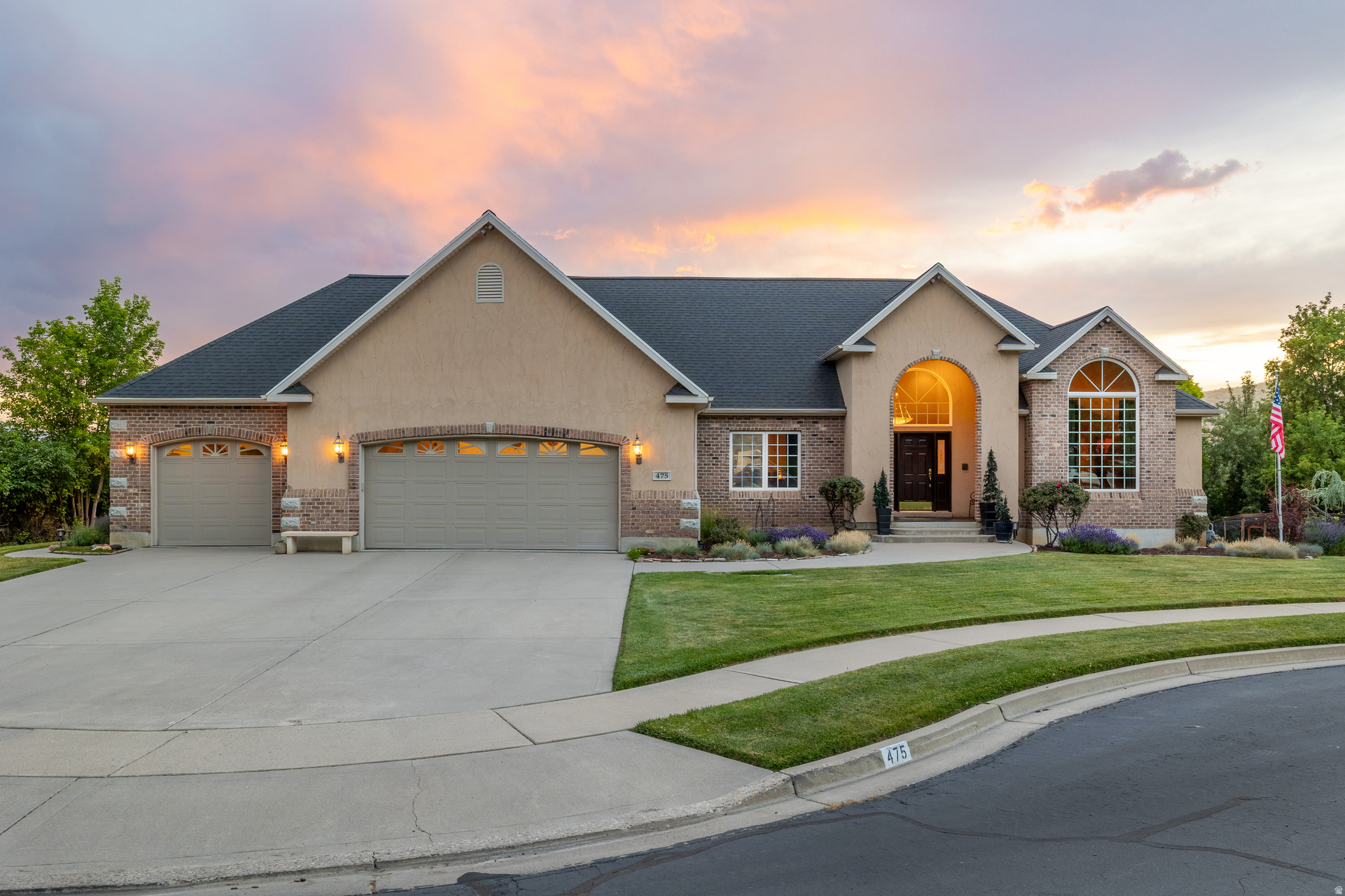 475 E SILVERLEAF DR