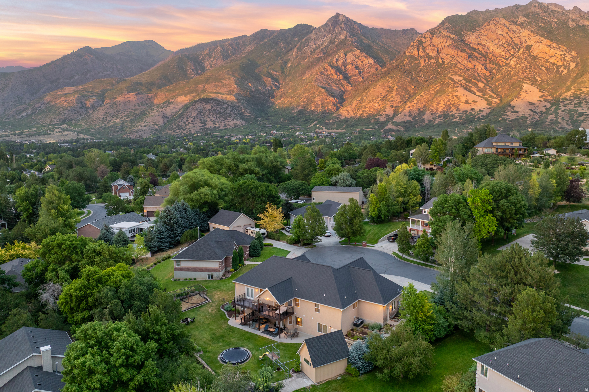 475 E SILVERLEAF DR