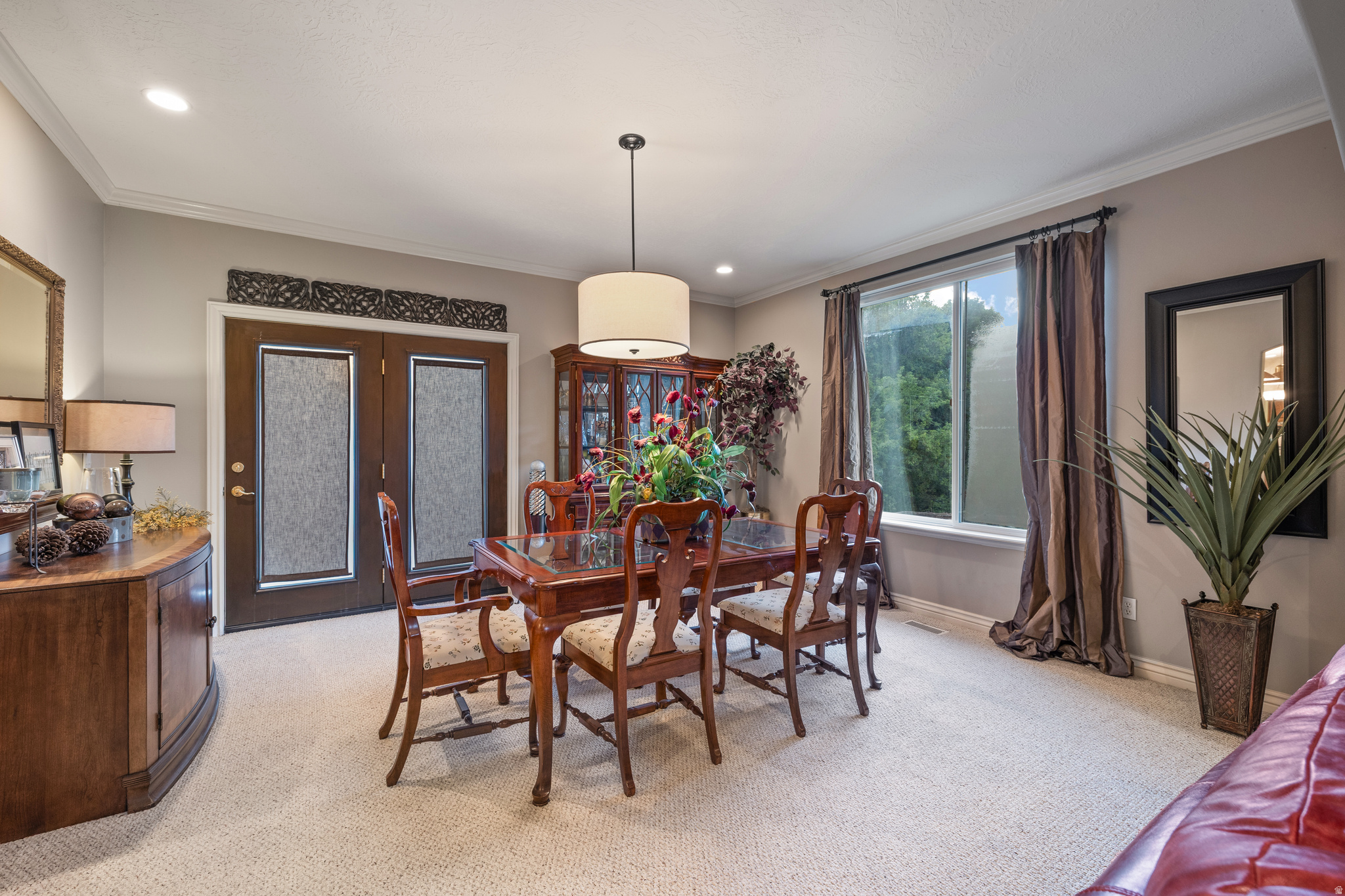 475 E SILVERLEAF DR
