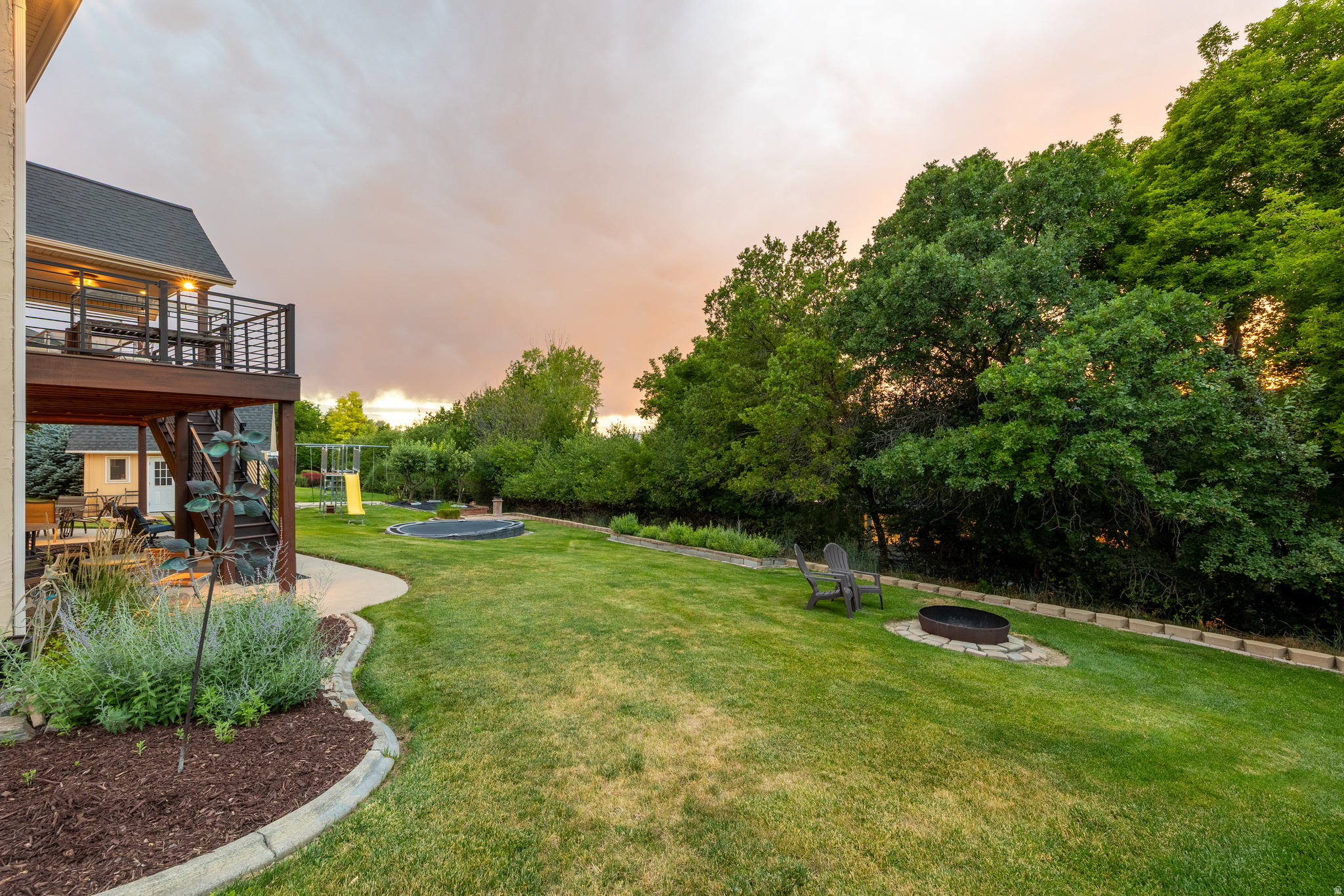 475 E SILVERLEAF DR