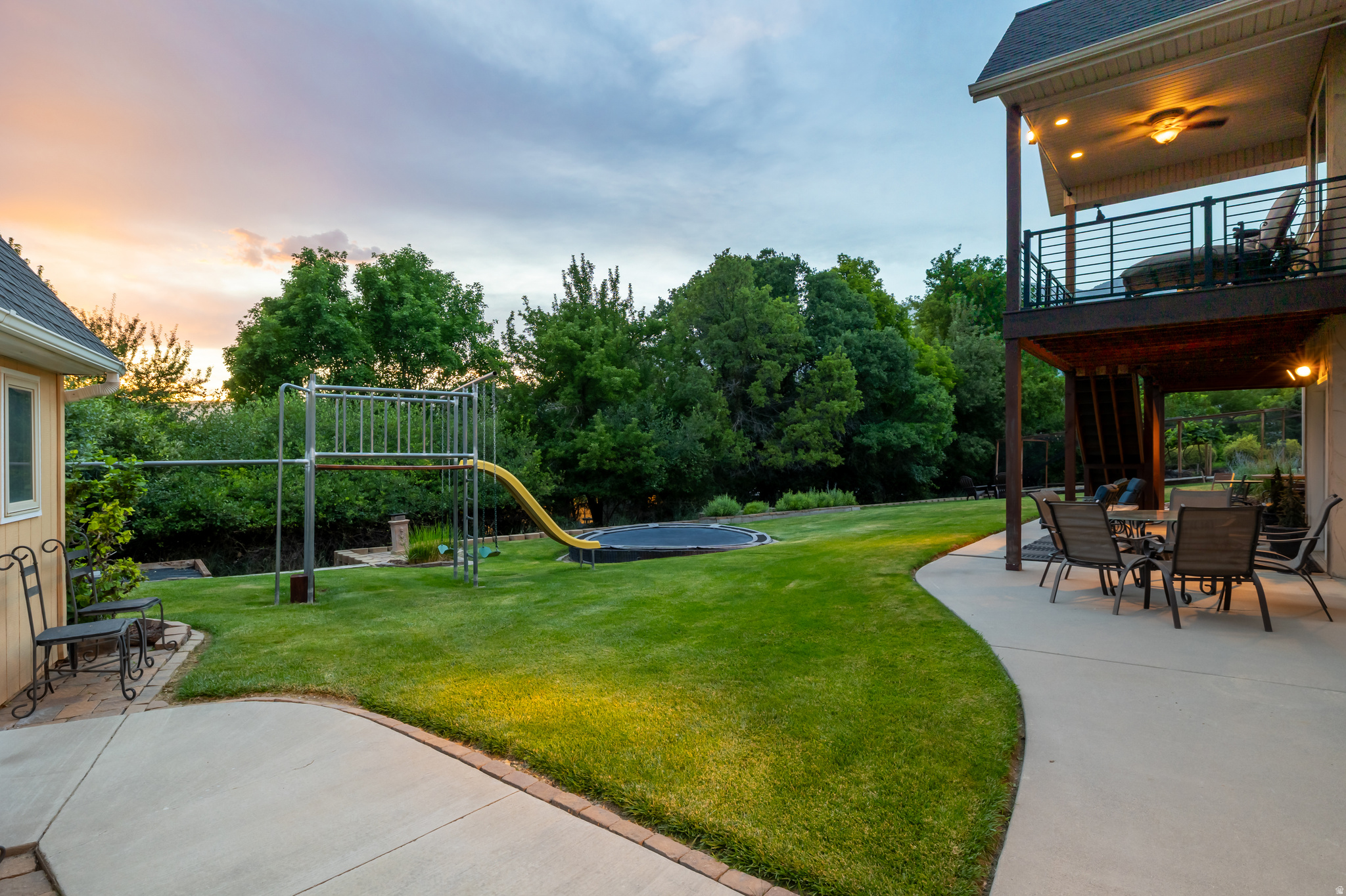 475 E SILVERLEAF DR