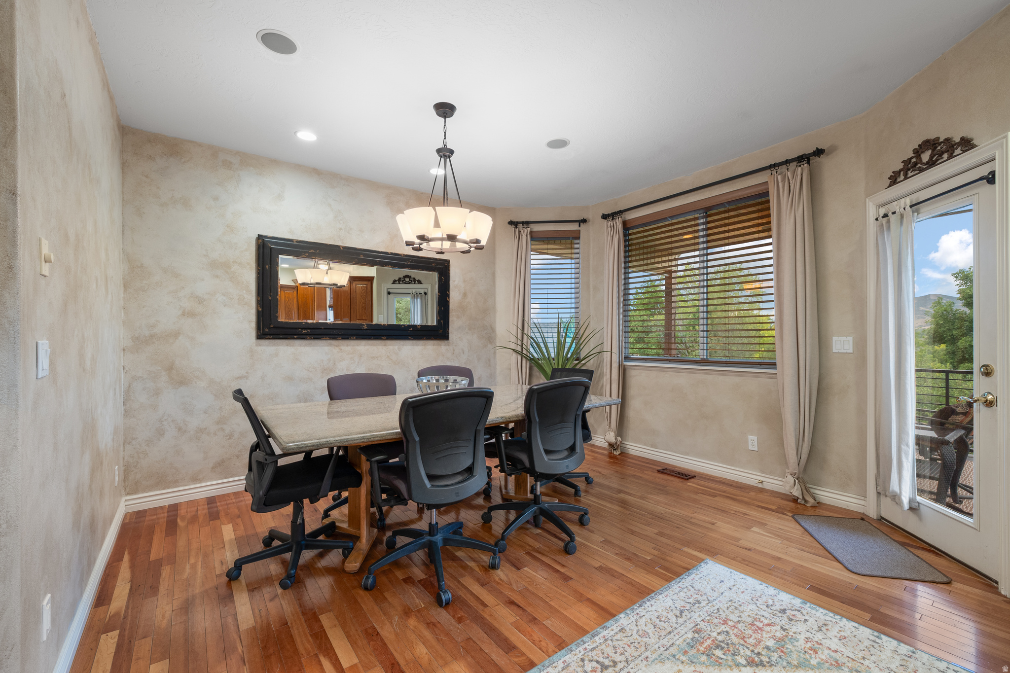 475 E SILVERLEAF DR