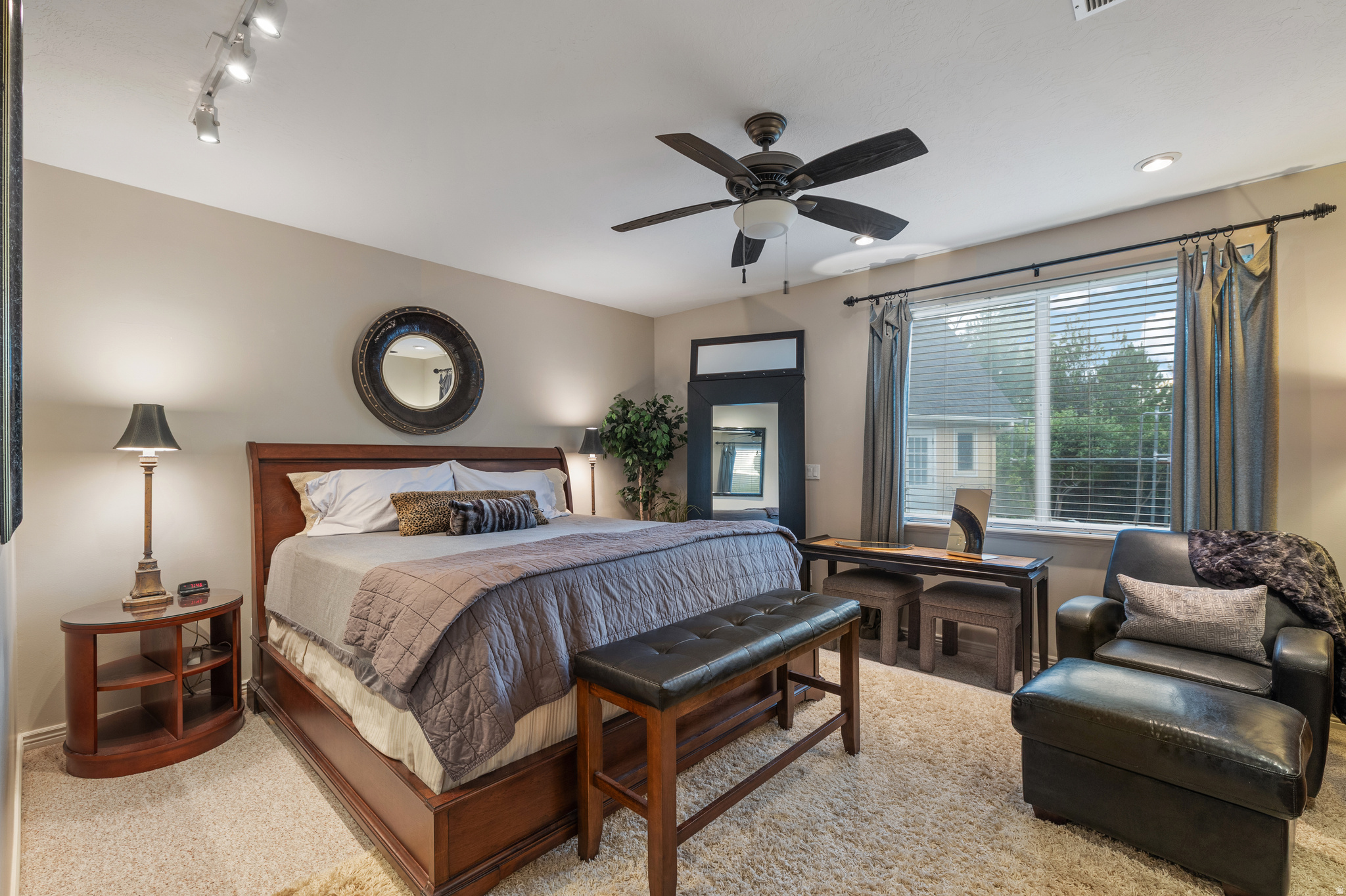 475 E SILVERLEAF DR