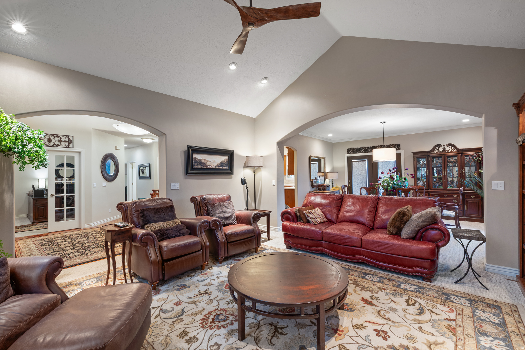 475 E SILVERLEAF DR