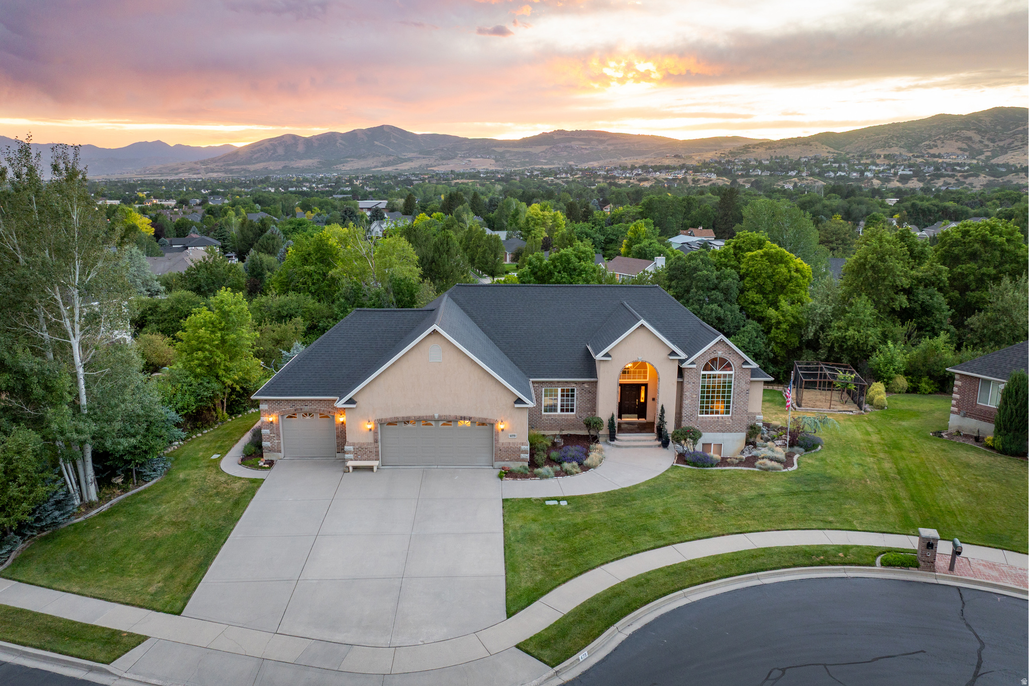 475 E SILVERLEAF DR