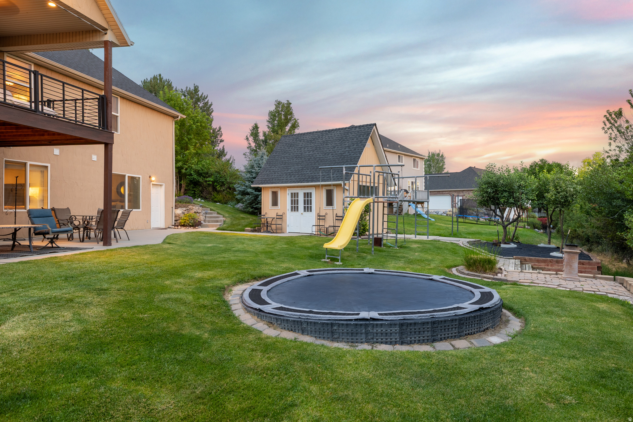 475 E SILVERLEAF DR