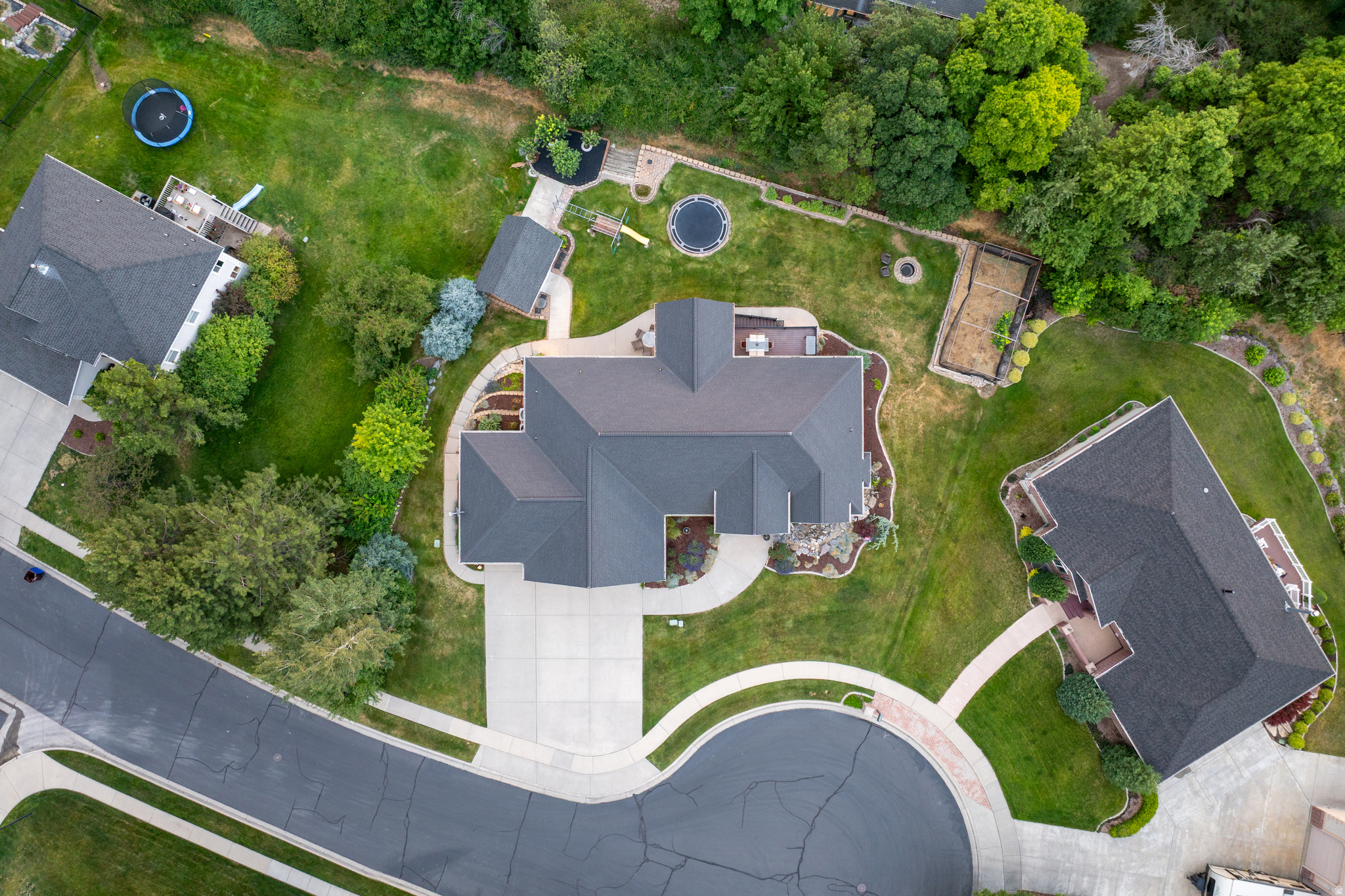 475 E SILVERLEAF DR
