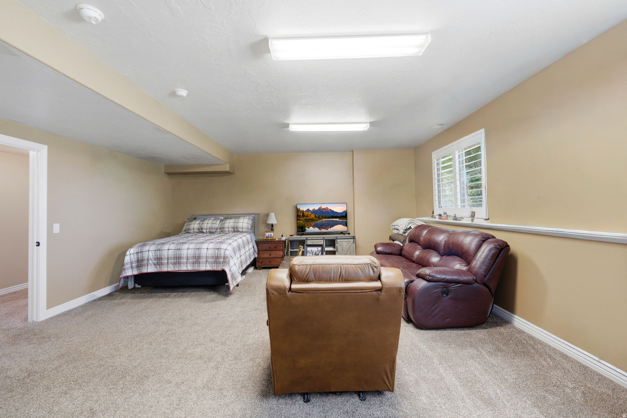 2377 S CAMERON DR