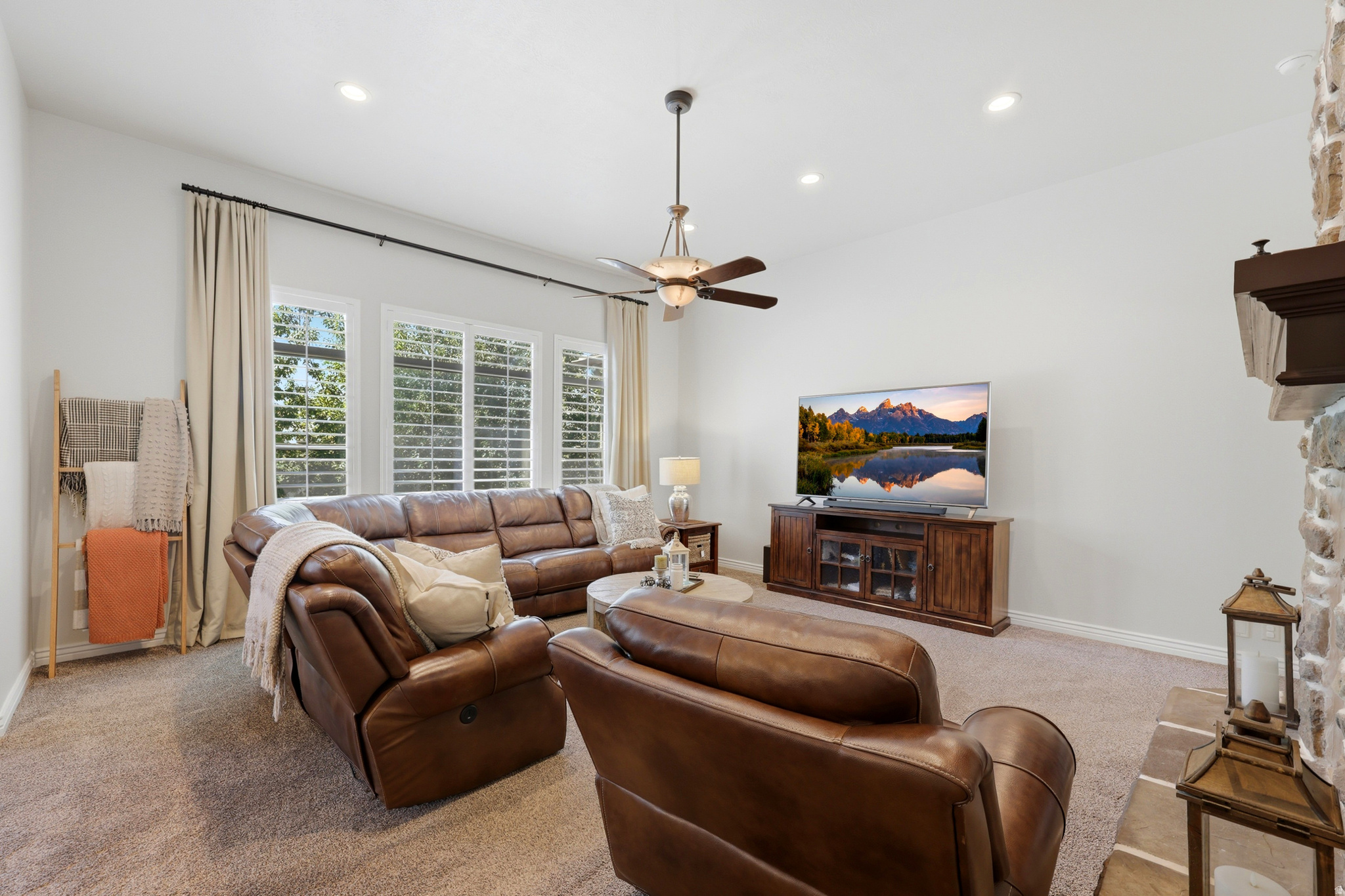 2377 S CAMERON DR