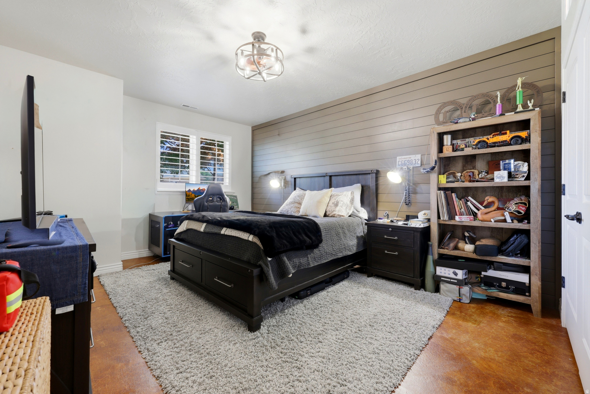 2377 S CAMERON DR