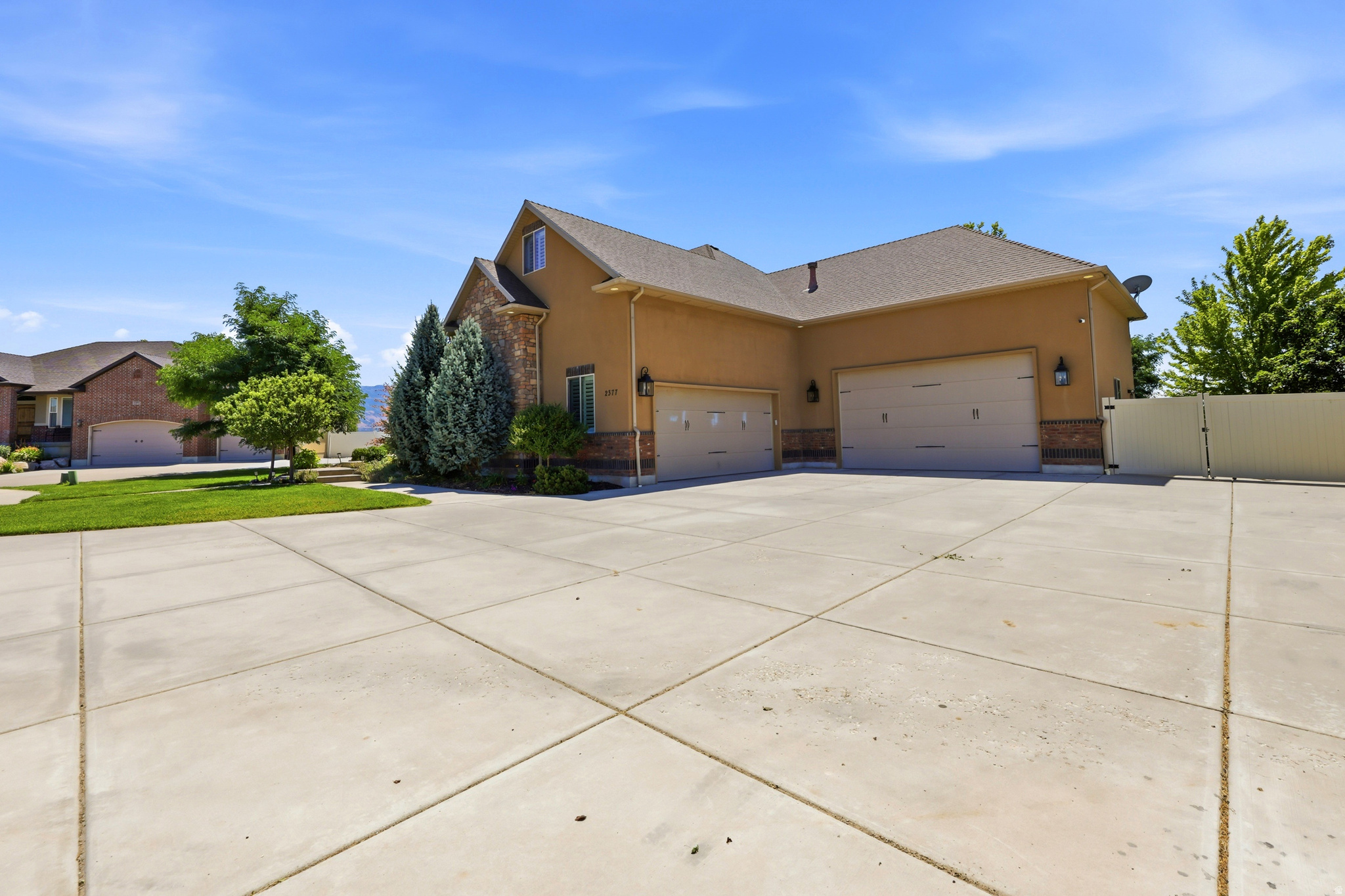 2377 S CAMERON DR