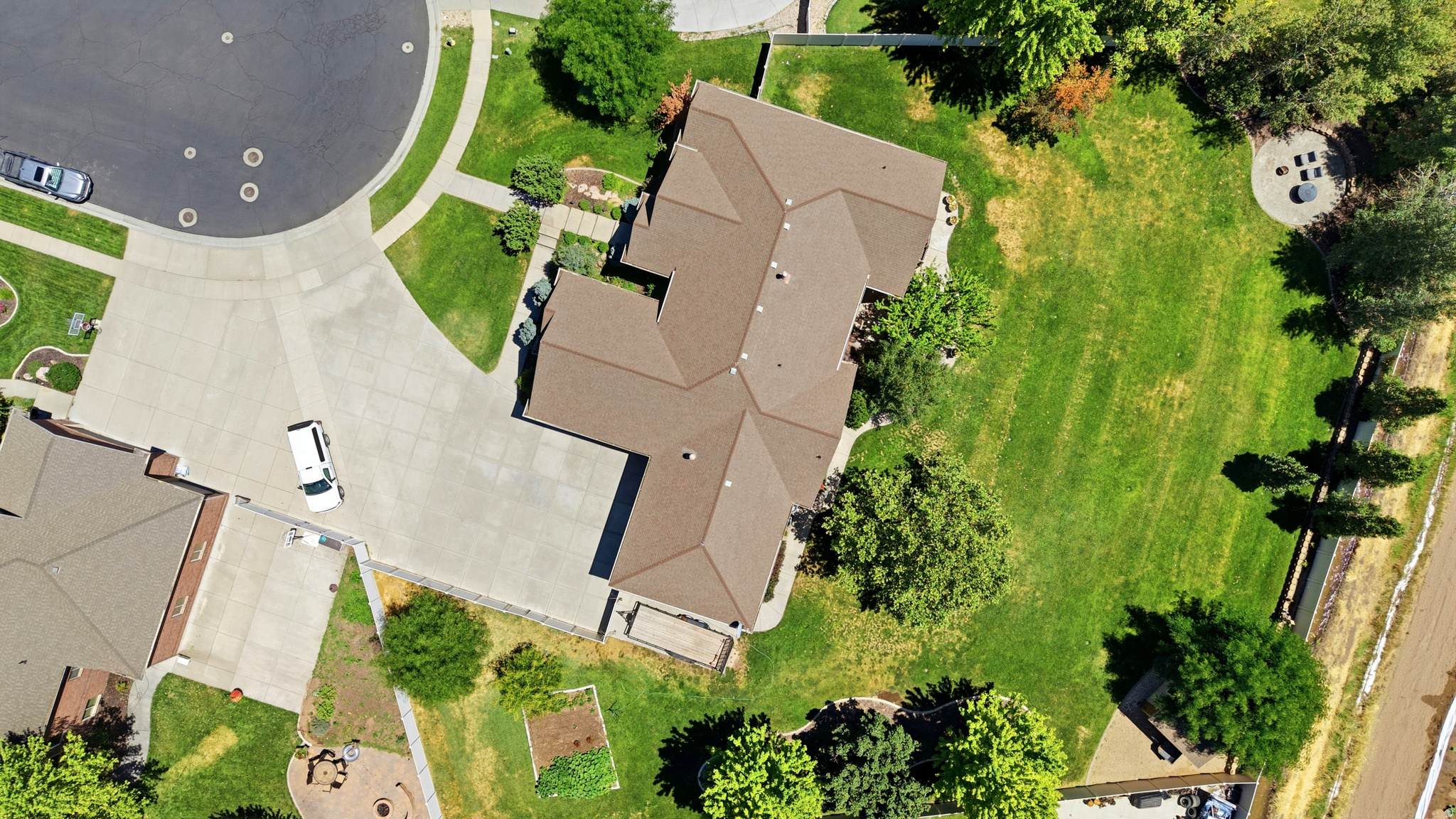 2377 S CAMERON DR