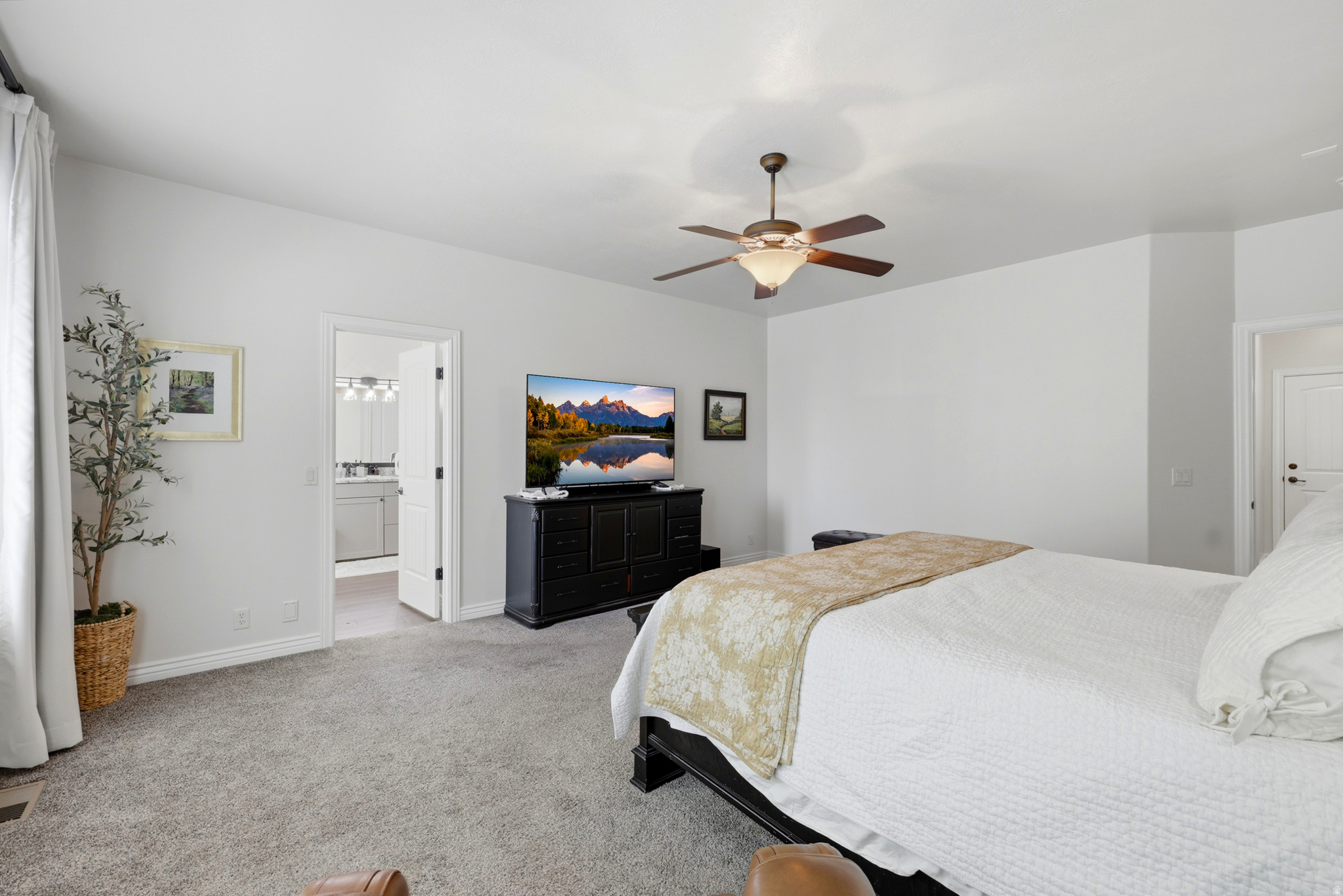 2377 S CAMERON DR