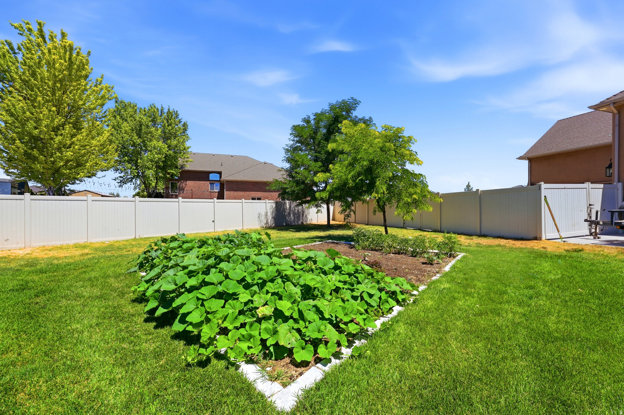 2377 S CAMERON DR