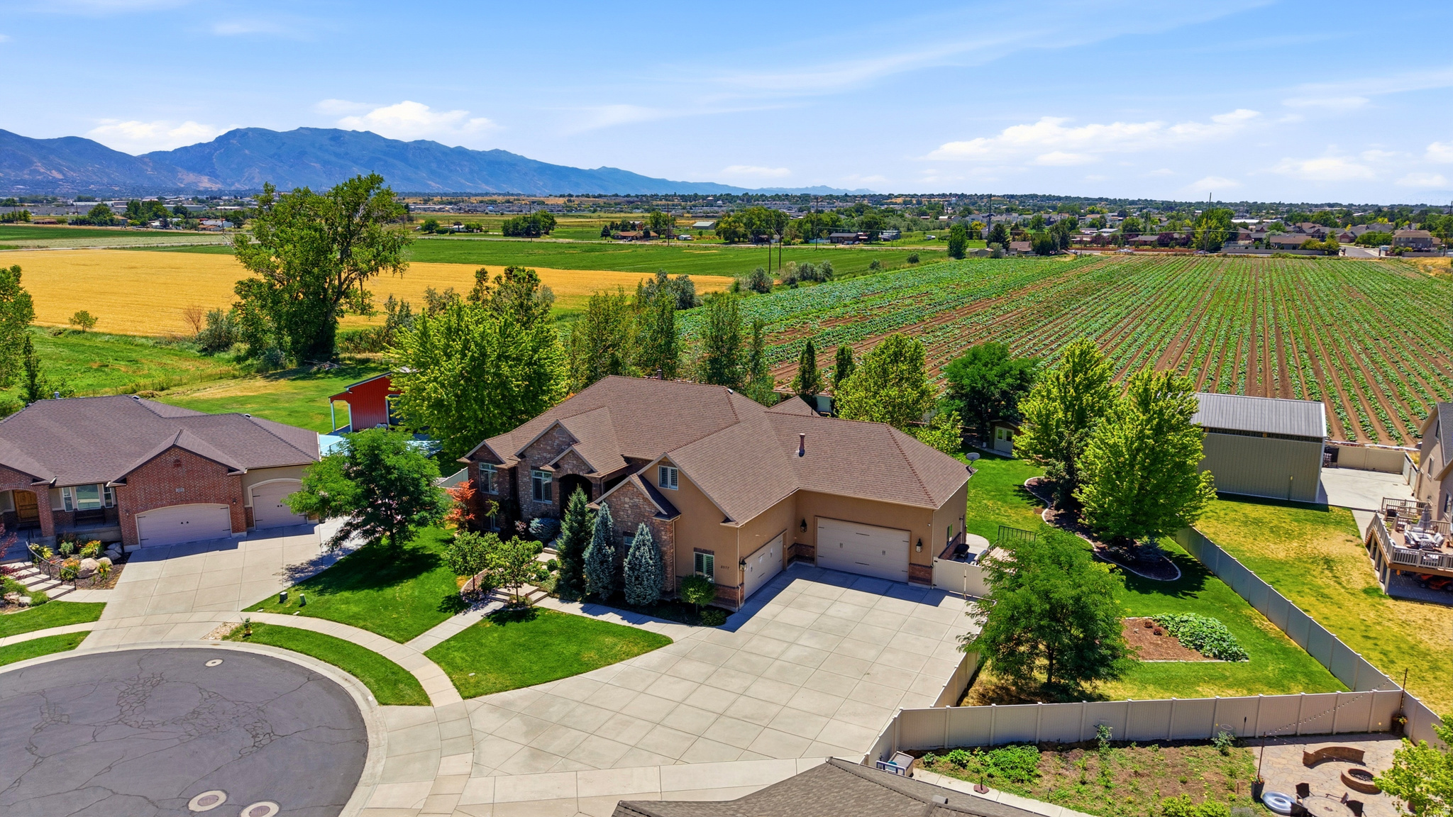 2377 S CAMERON DR