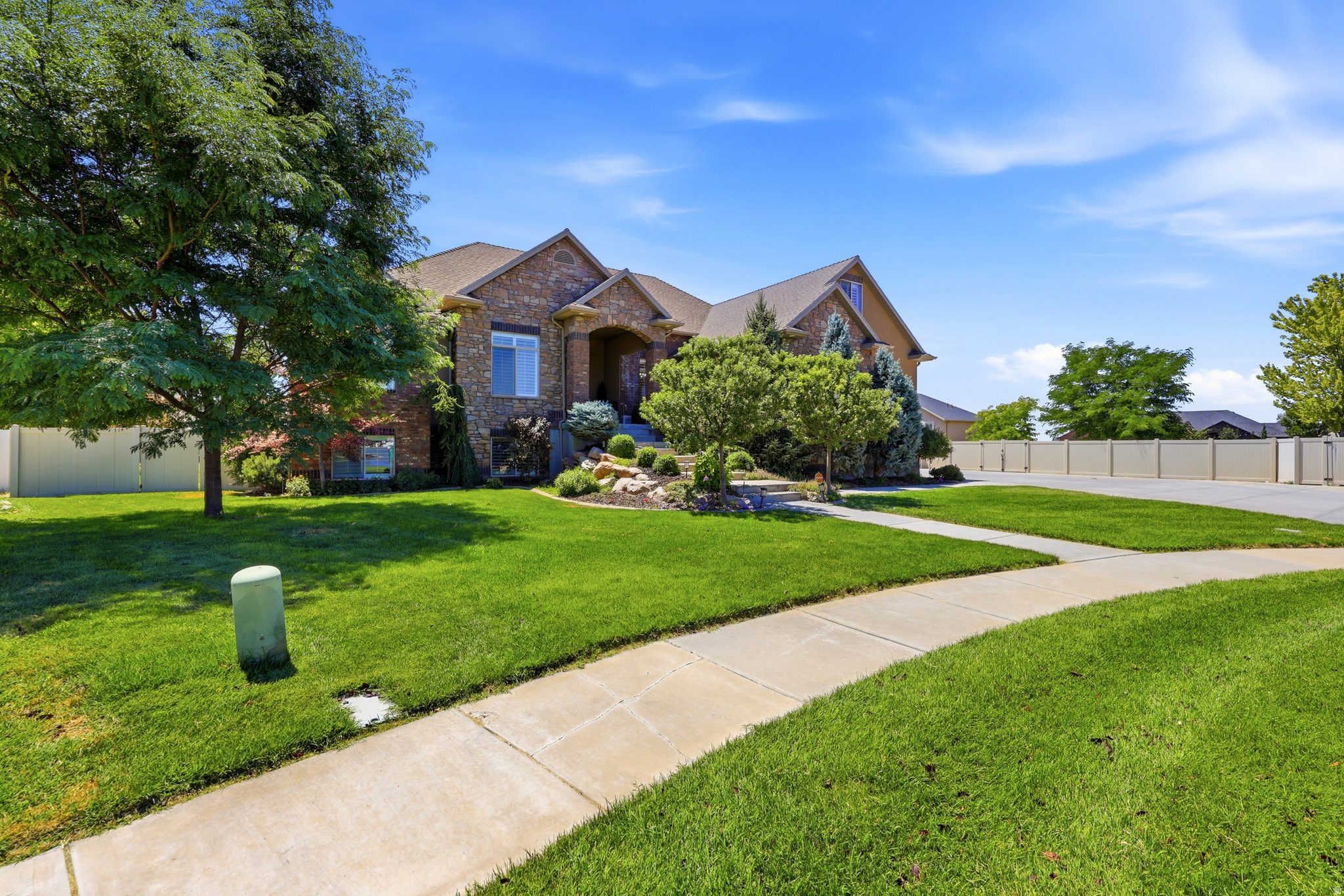 2377 S CAMERON DR