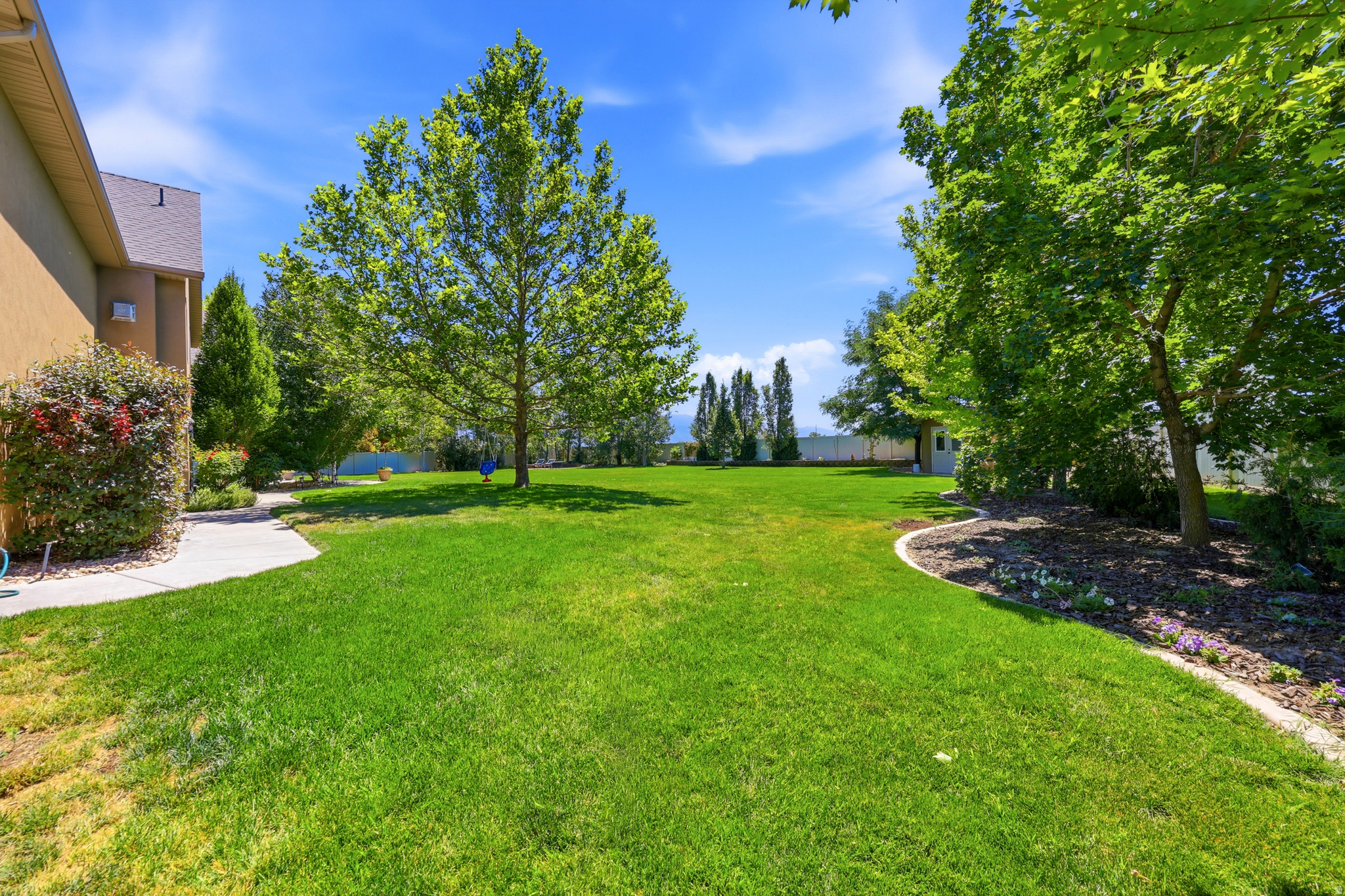 2377 S CAMERON DR