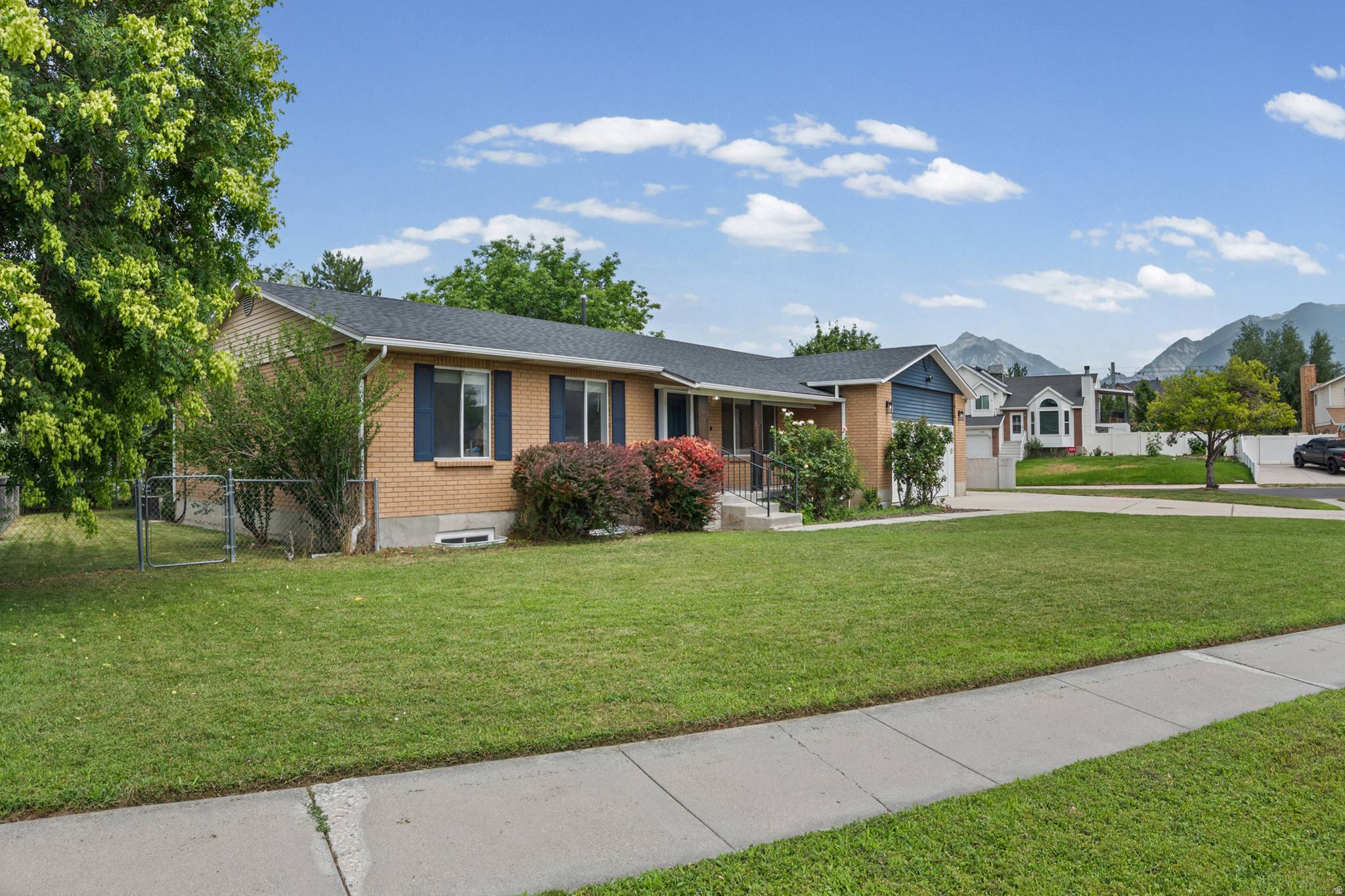 341 E HEATHER RIDGE CIR
