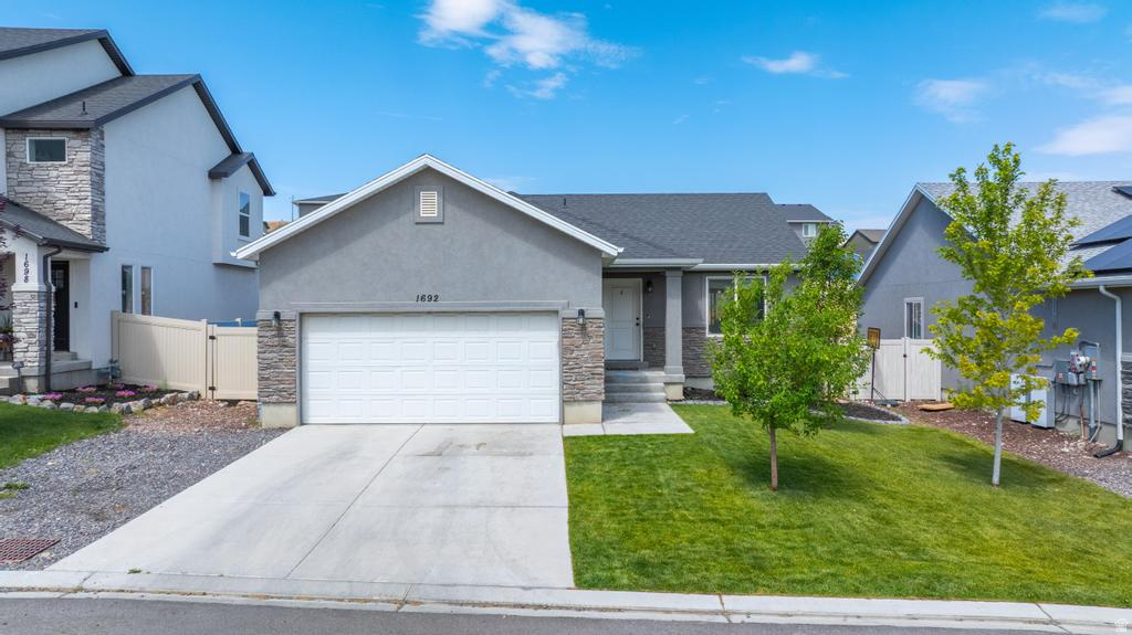 1692 S WINDEMERE