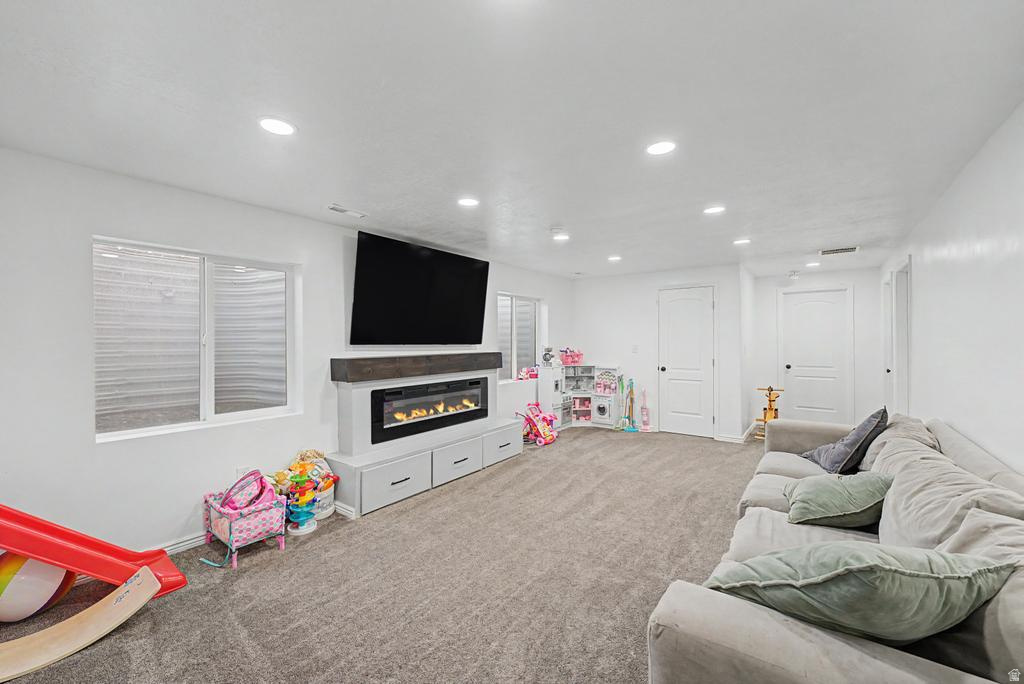 1692 S WINDEMERE