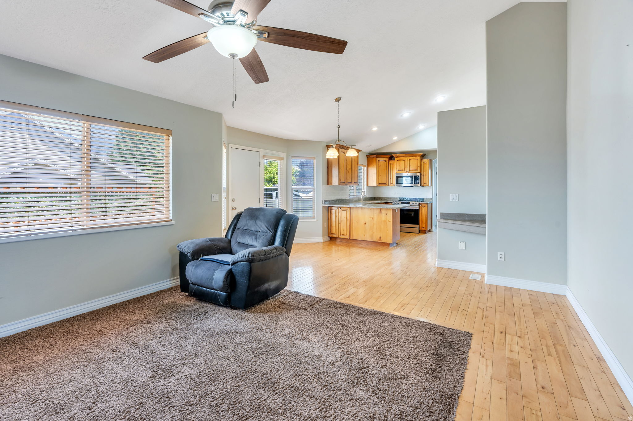 193 E SANTA FE DR