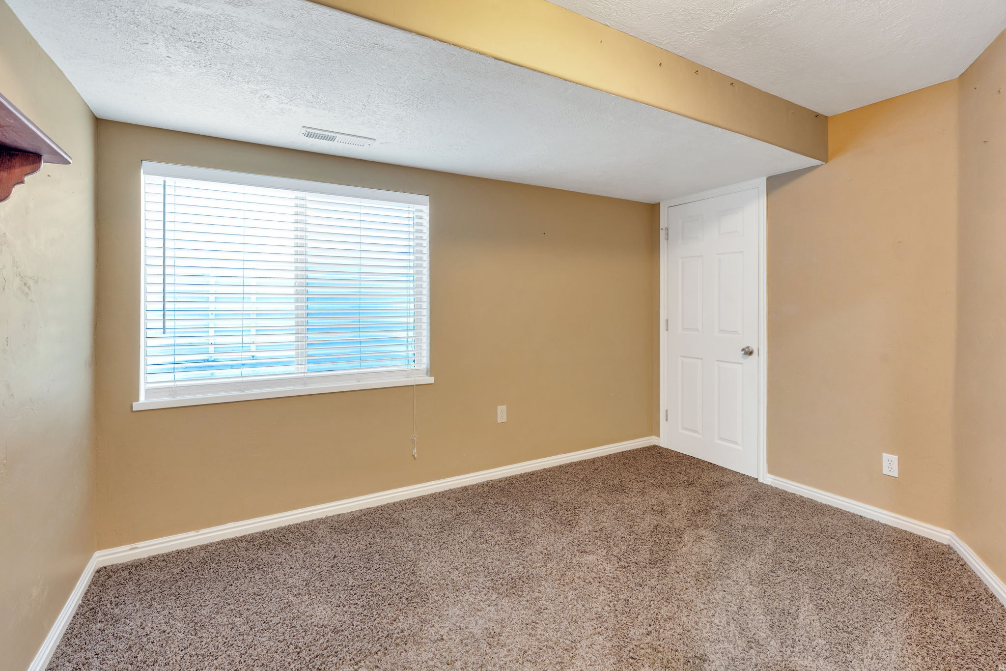 193 E SANTA FE DR