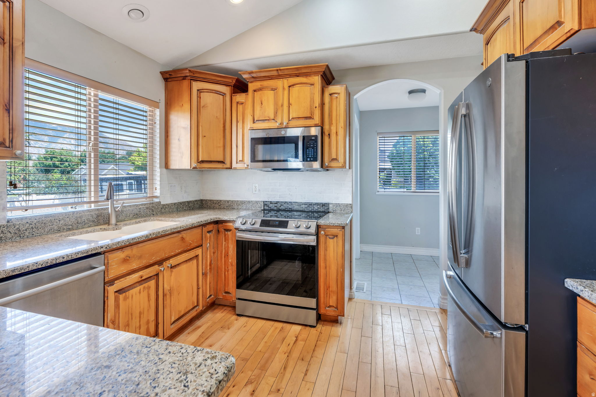 193 E SANTA FE DR