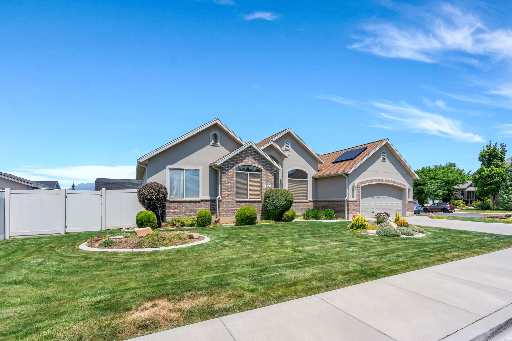 193 E SANTA FE DR