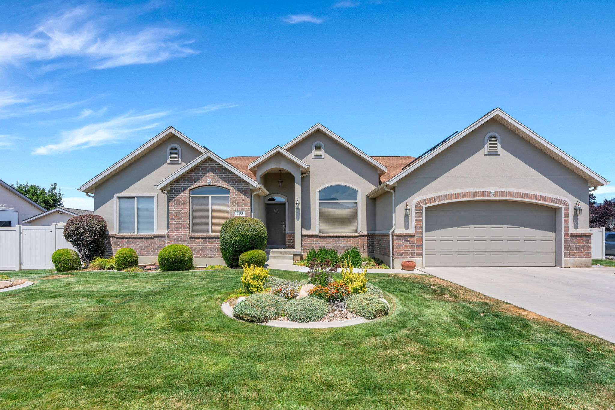 193 E SANTA FE DR