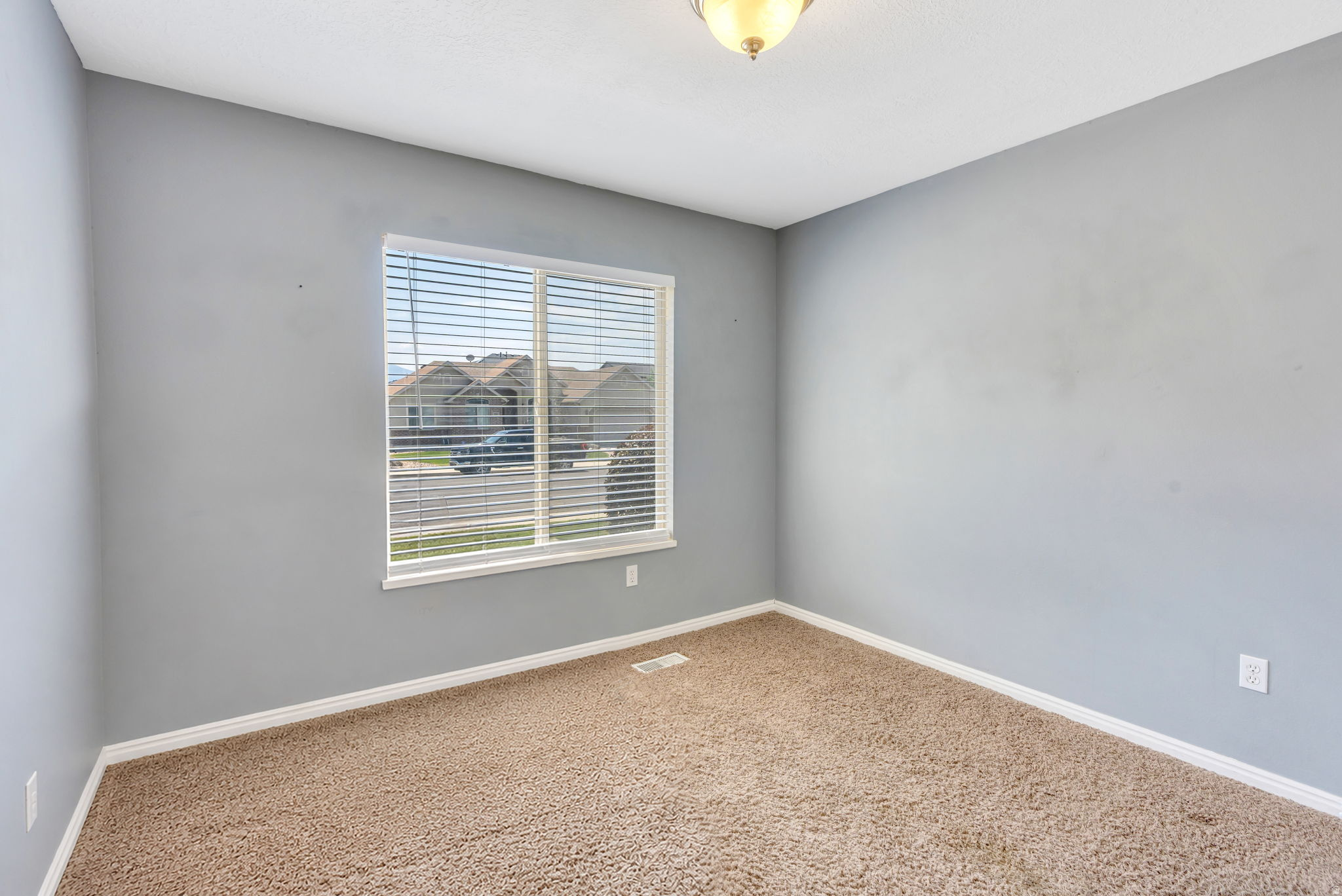 193 E SANTA FE DR