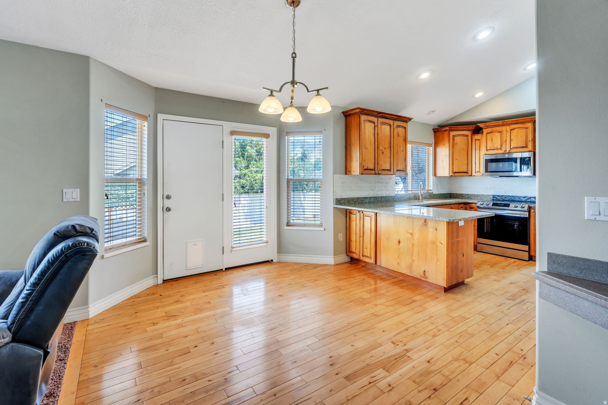 193 E SANTA FE DR