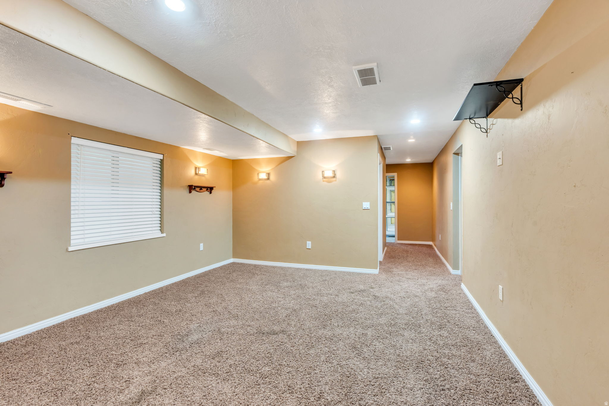 193 E SANTA FE DR