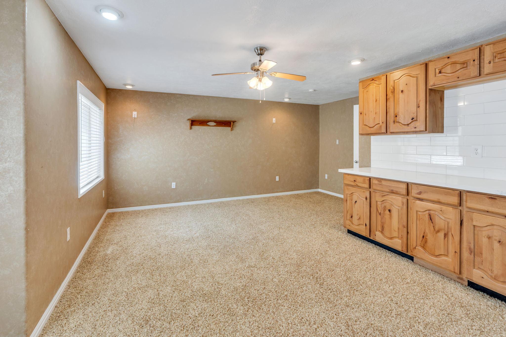193 E SANTA FE DR