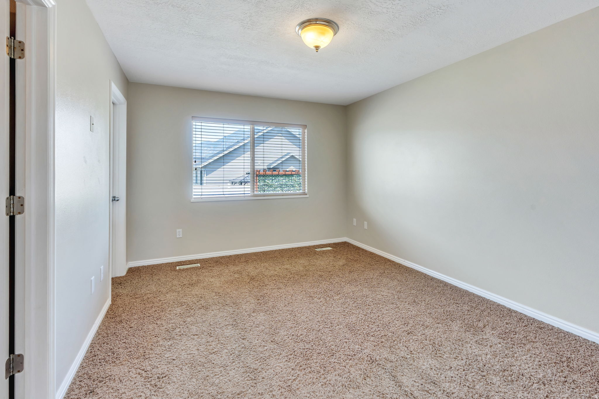 193 E SANTA FE DR