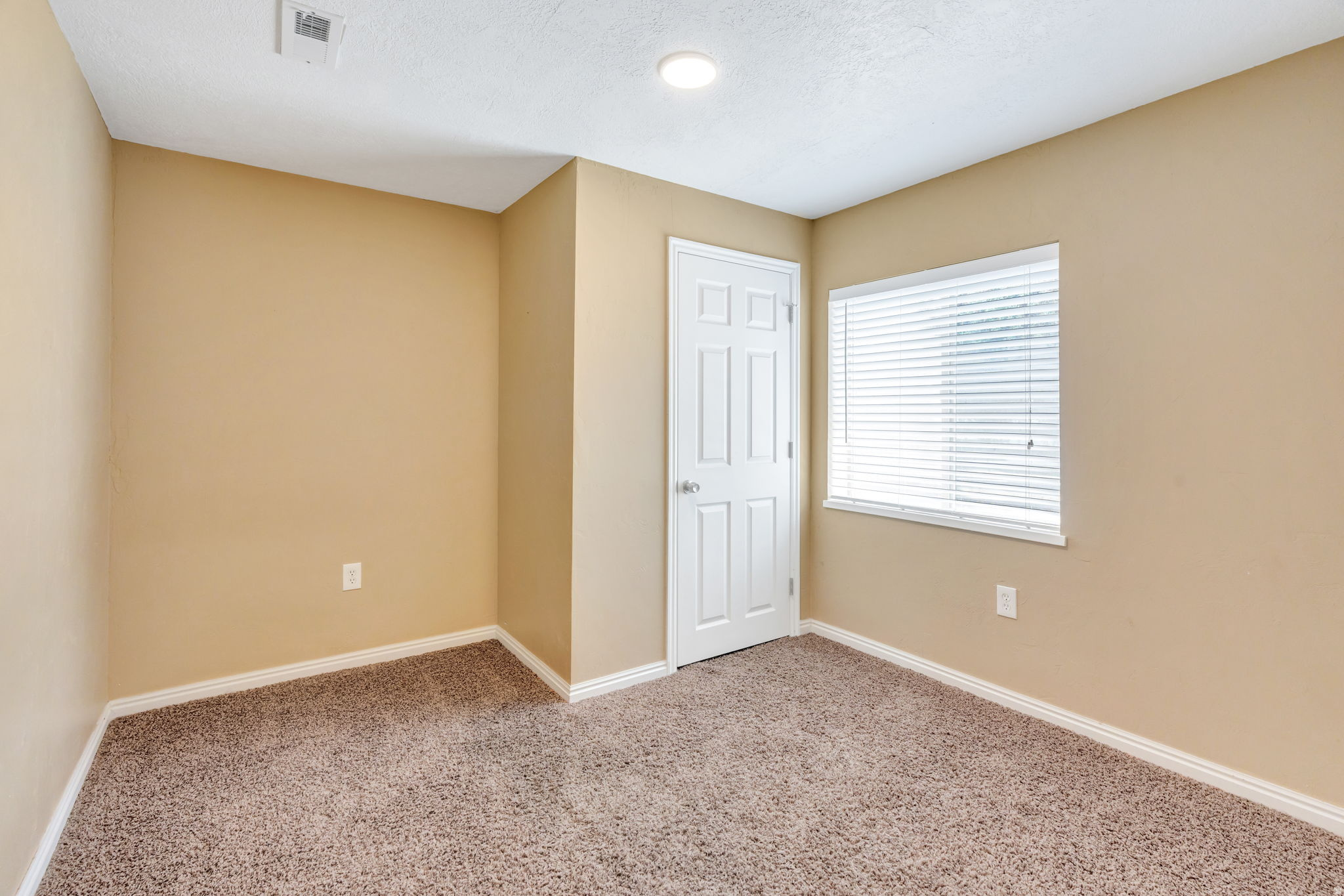 193 E SANTA FE DR