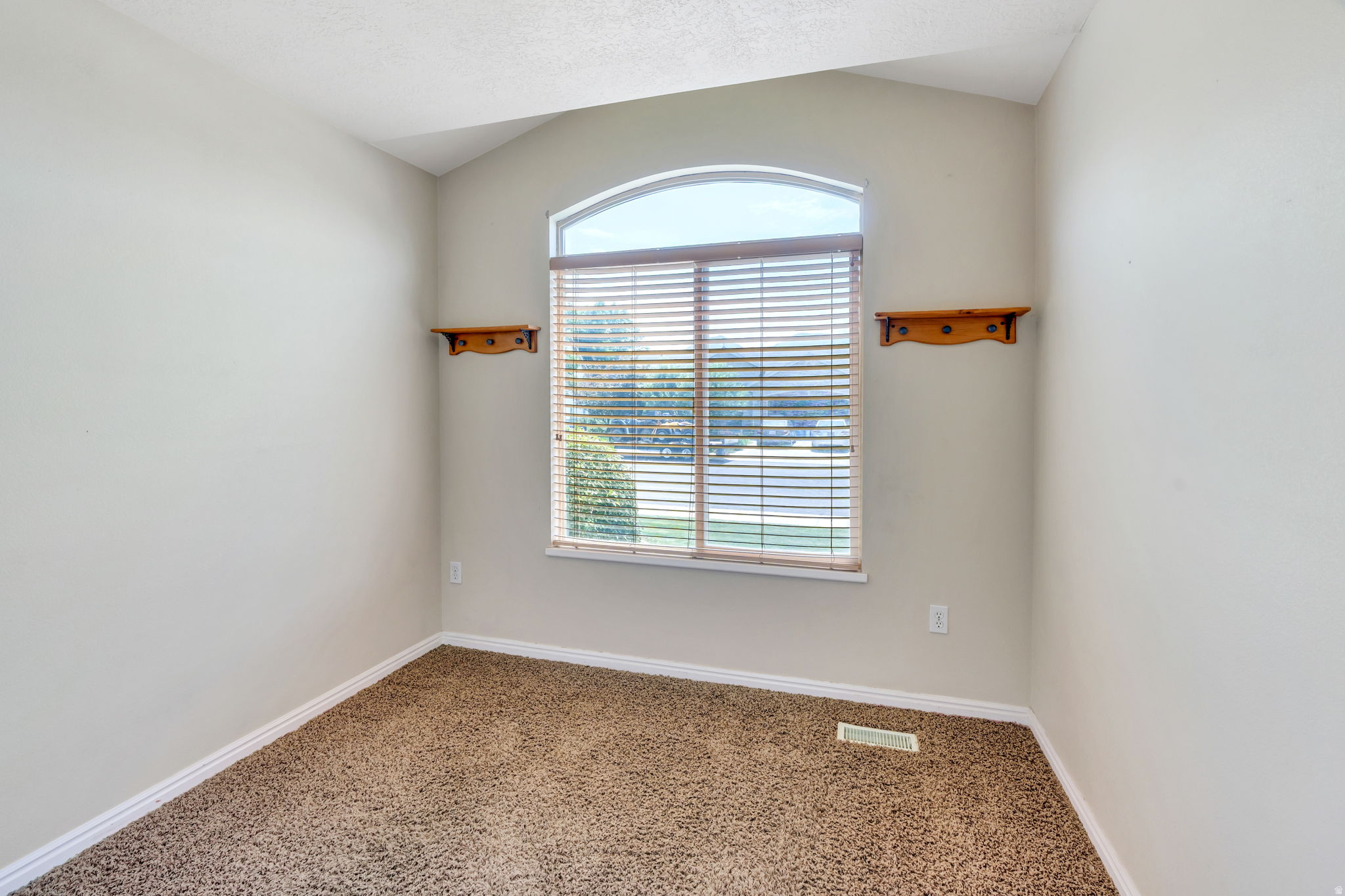 193 E SANTA FE DR
