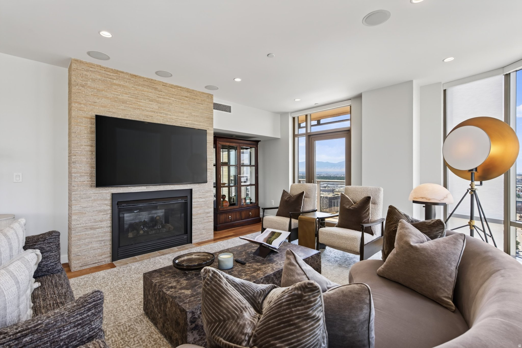 99 W SOUTH TEMPLE #2406