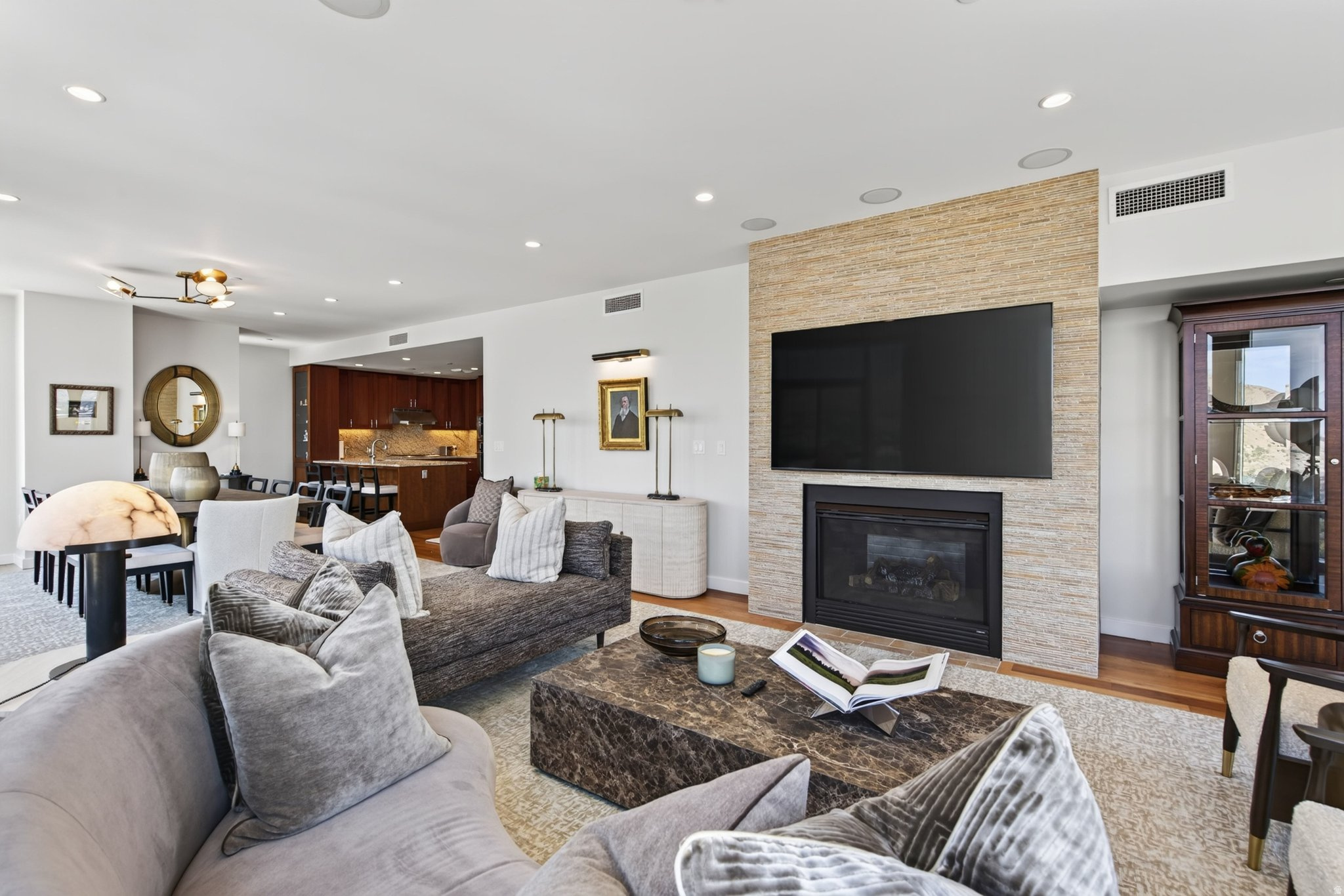 99 W SOUTH TEMPLE #2406