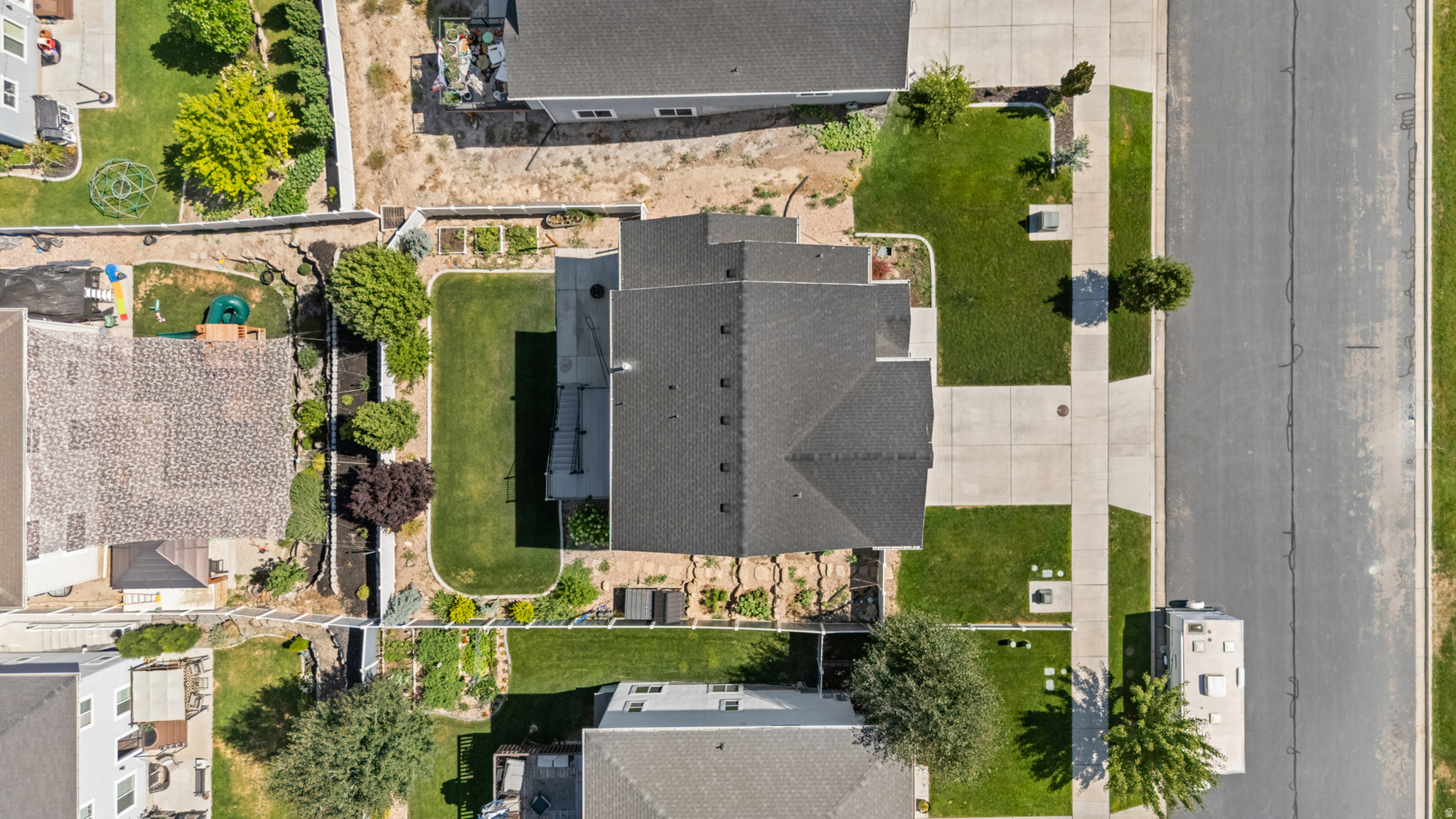 779 N STALLION DR