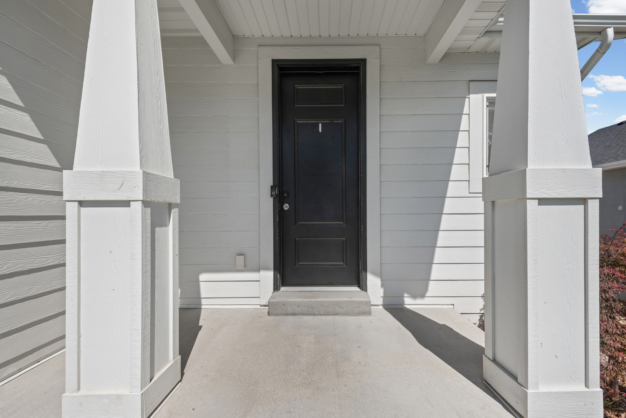 779 N STALLION DR