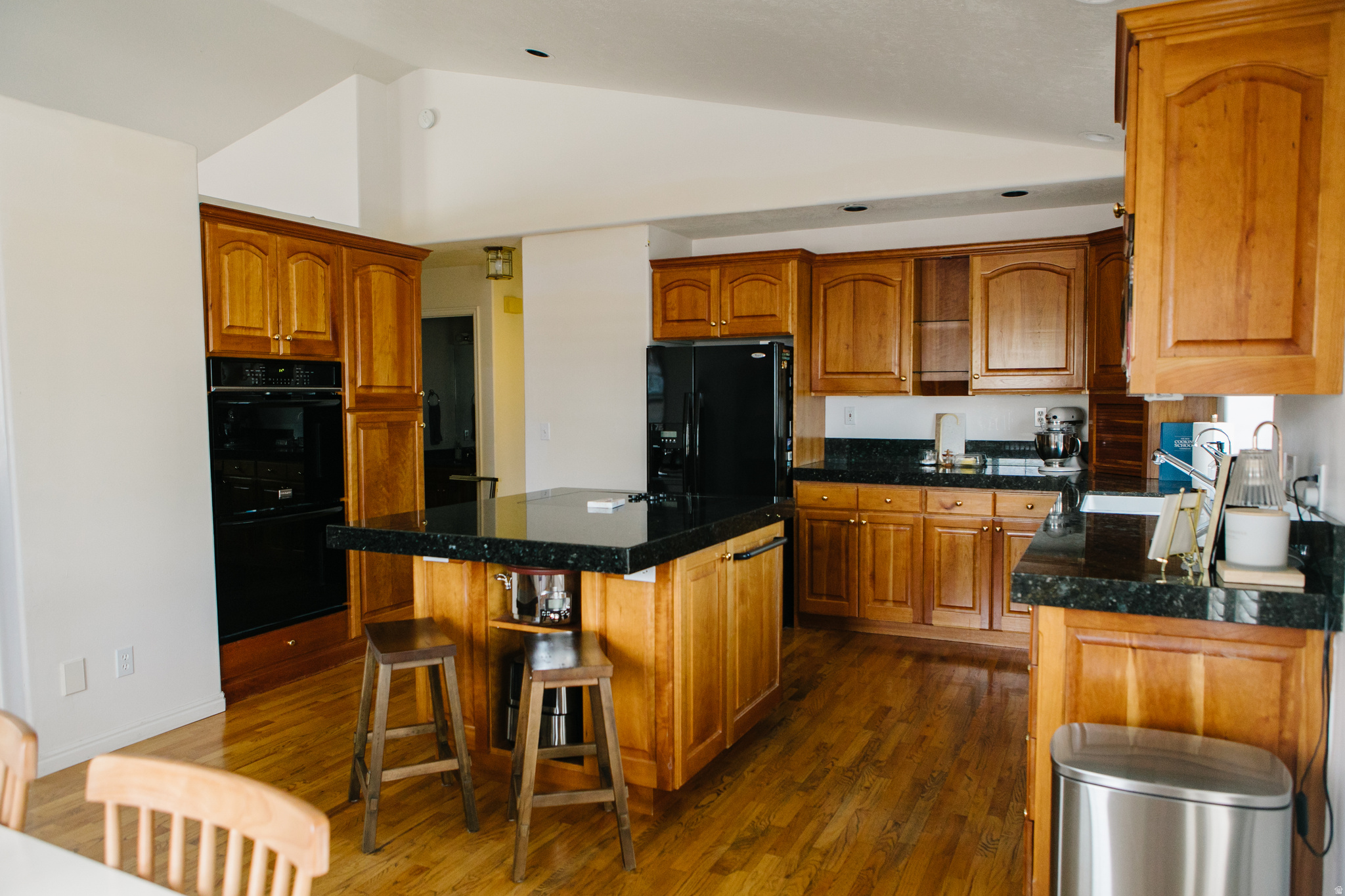 104 S RIDGEVIEW DR