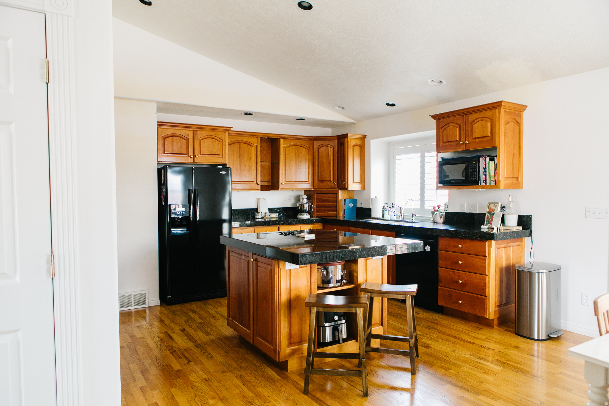 104 S RIDGEVIEW DR