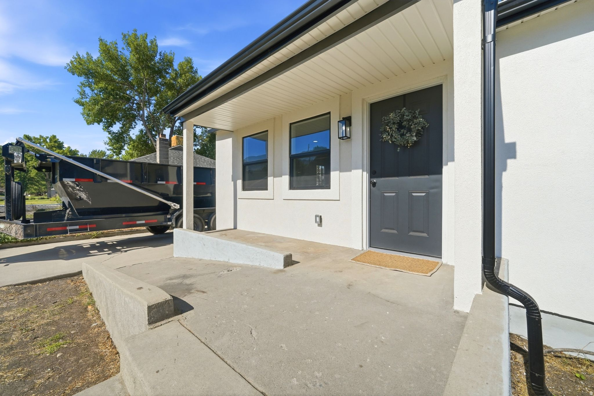 679 BROOKSIDE DR
