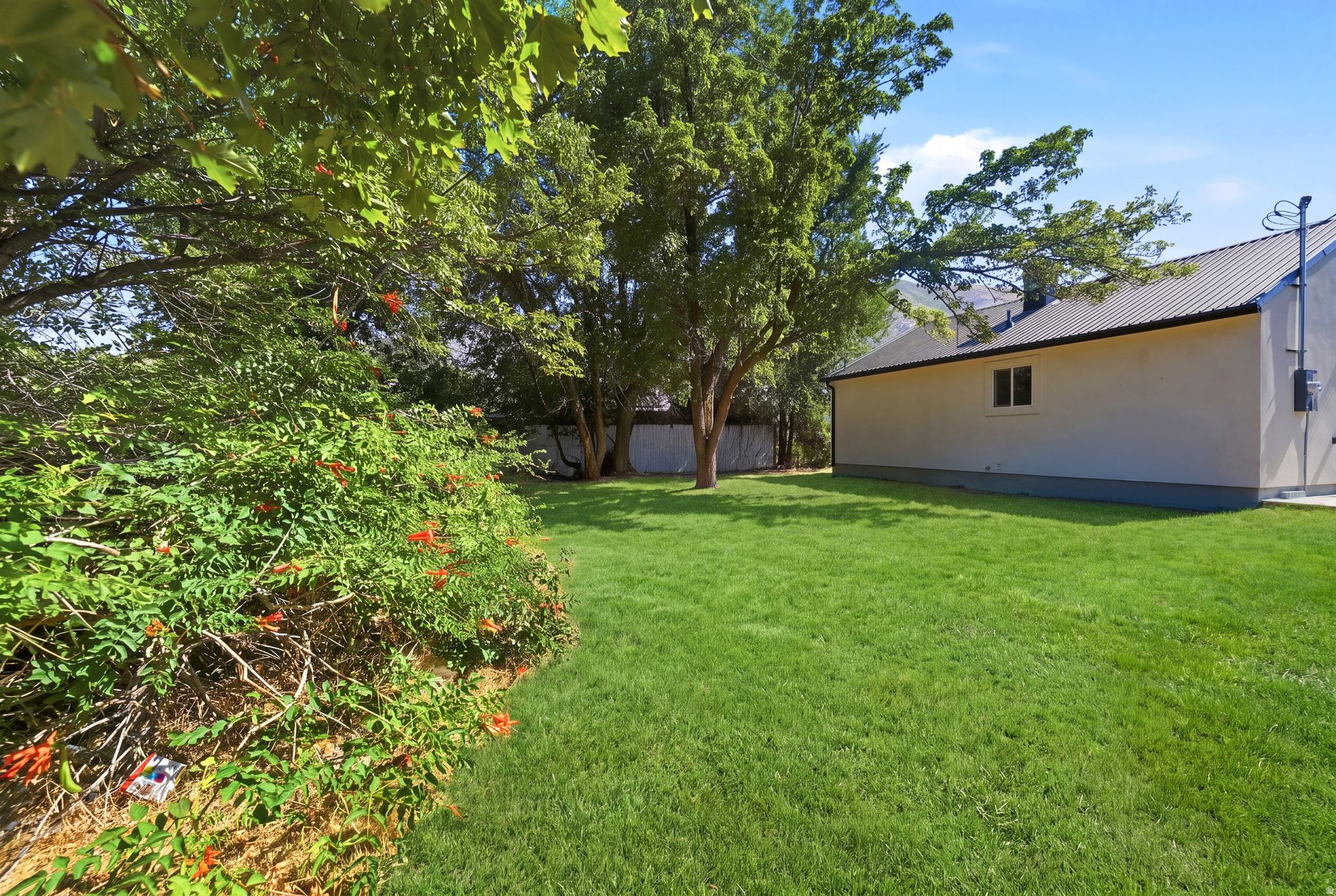 679 BROOKSIDE DR