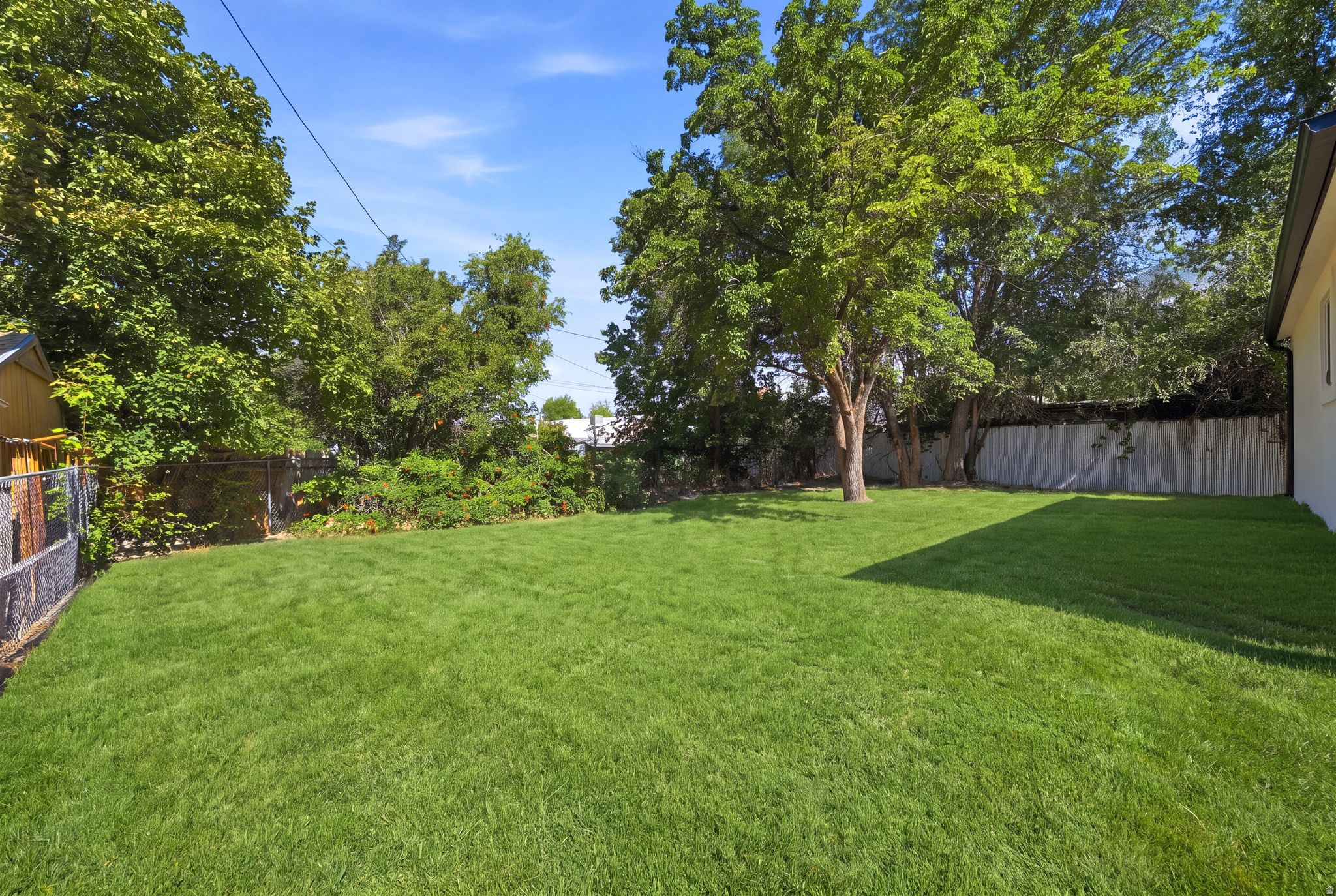 679 BROOKSIDE DR