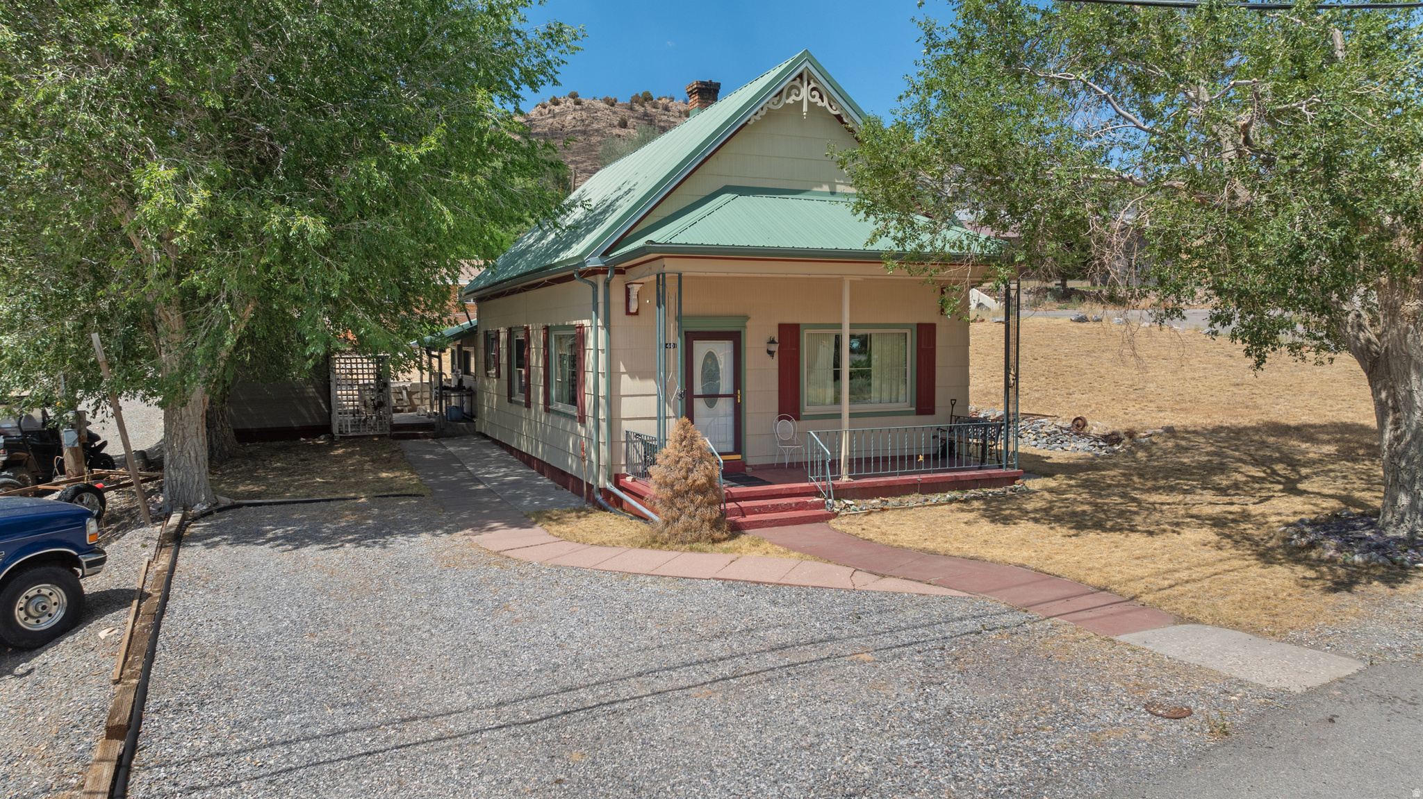 240 W LEADVILLE ROW