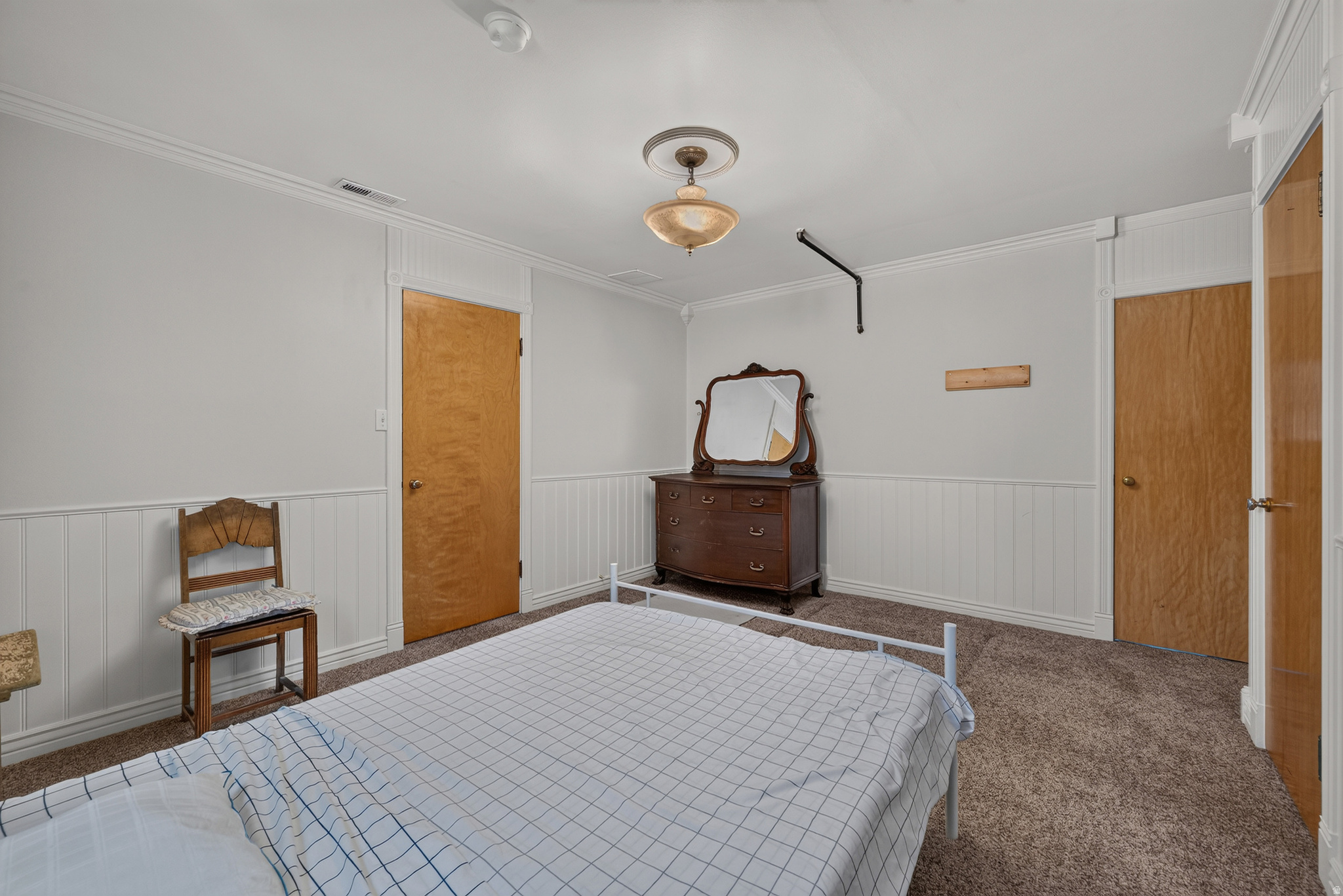 240 W LEADVILLE ROW