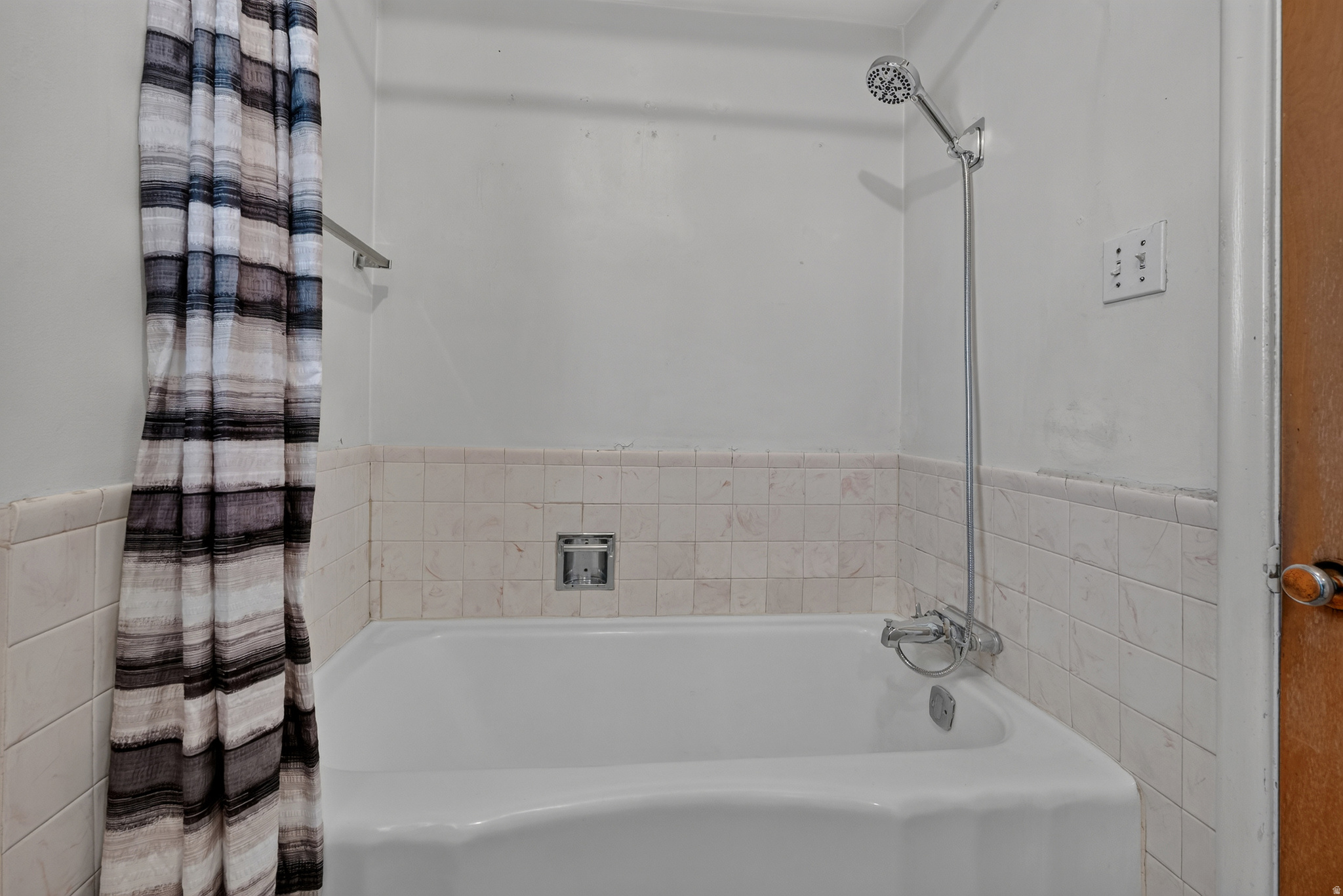 240 W LEADVILLE ROW