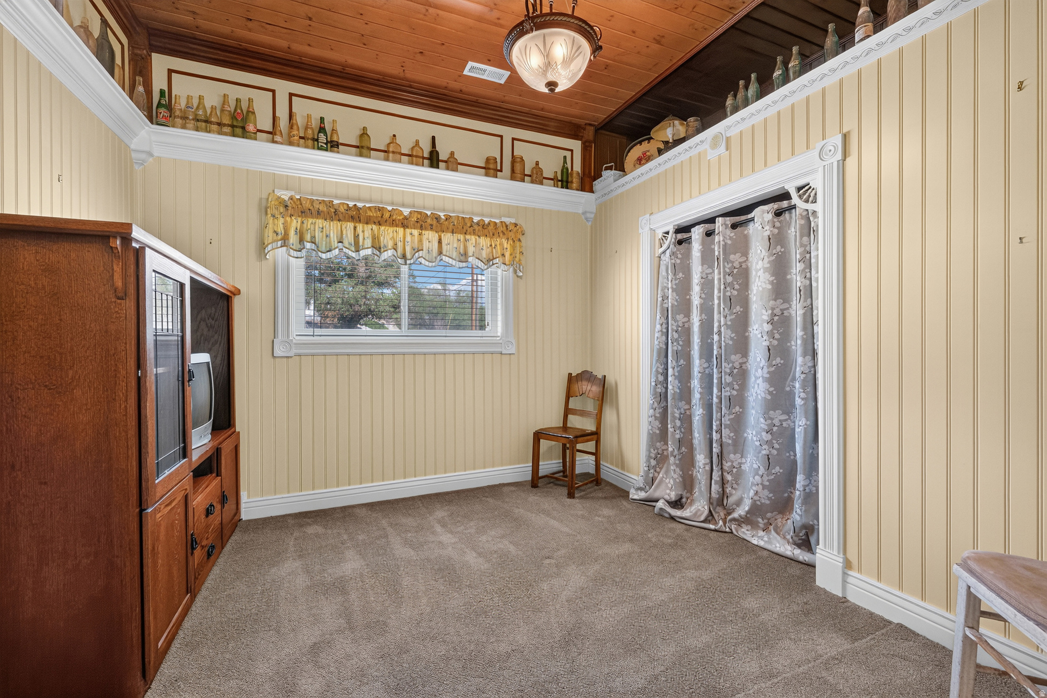 240 W LEADVILLE ROW
