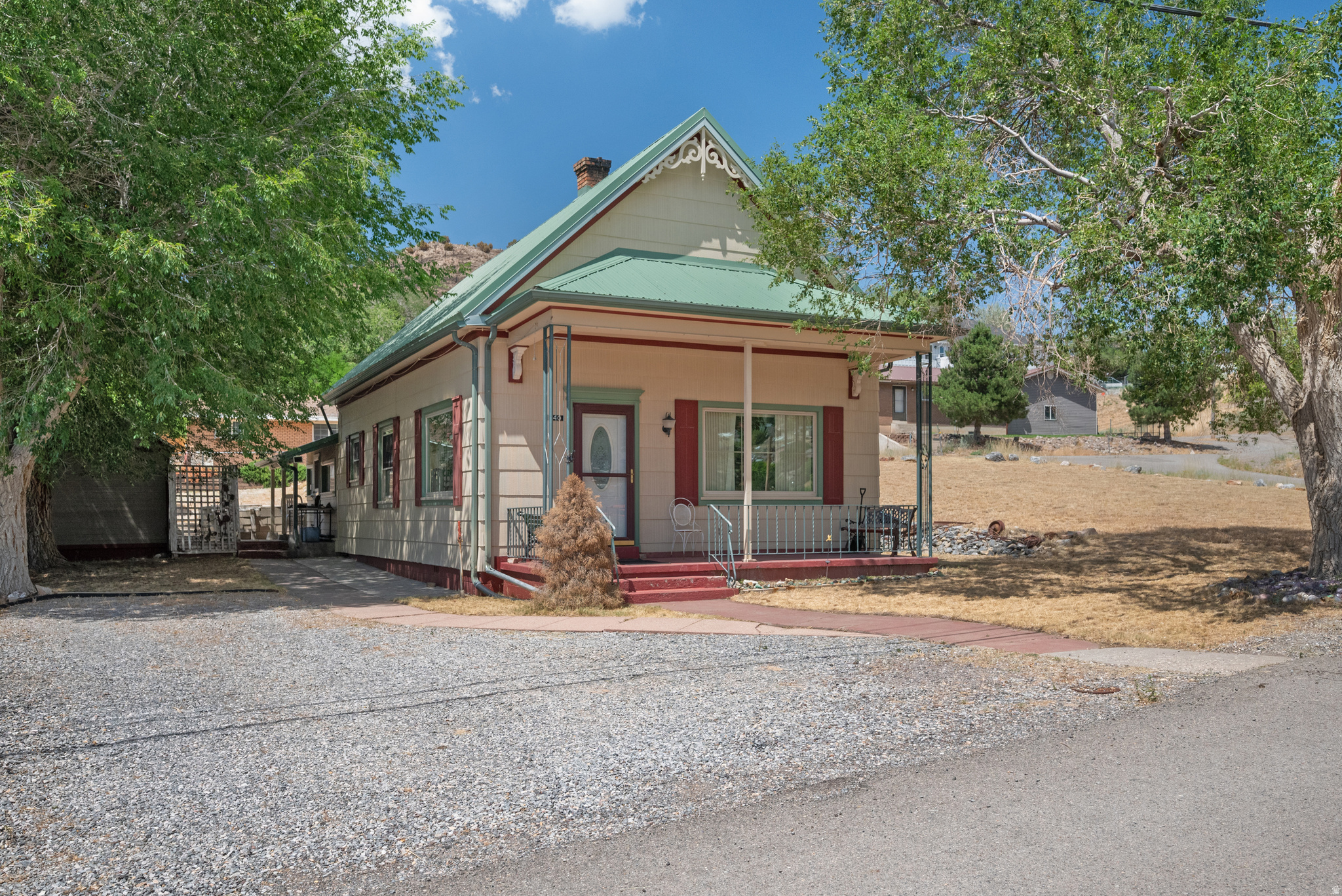 240 W LEADVILLE ROW